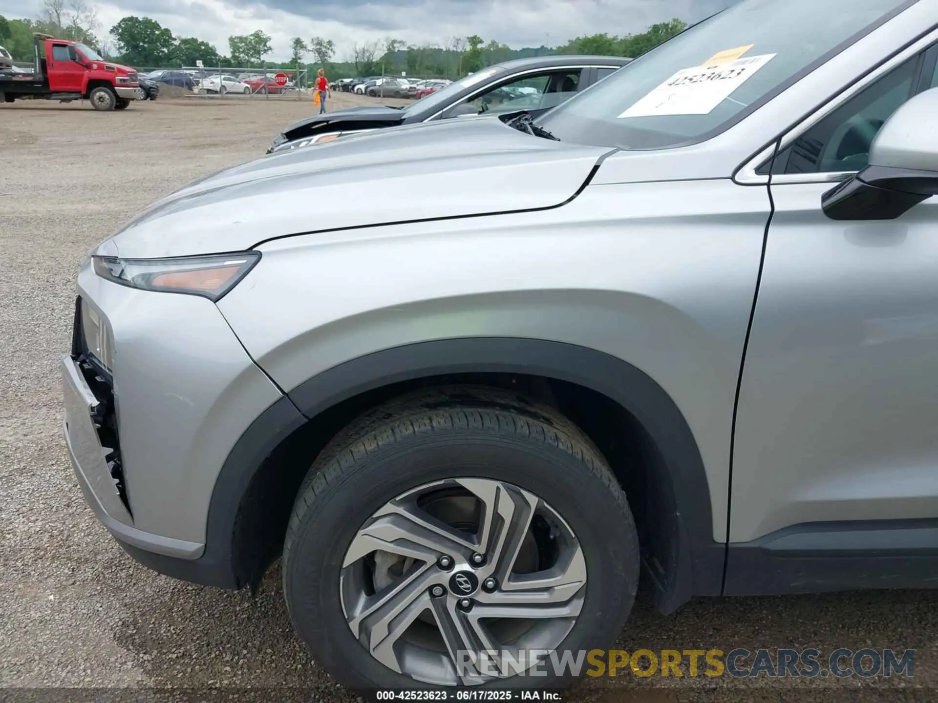 19 Photograph of a damaged car 5NMS2DAJ3PH645592 HYUNDAI SANTA FE 2023