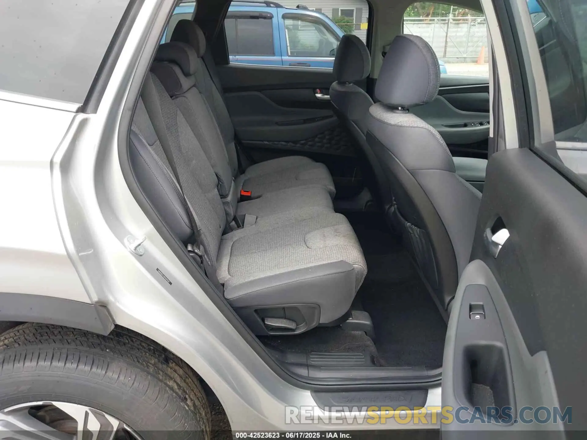 8 Photograph of a damaged car 5NMS2DAJ3PH645592 HYUNDAI SANTA FE 2023