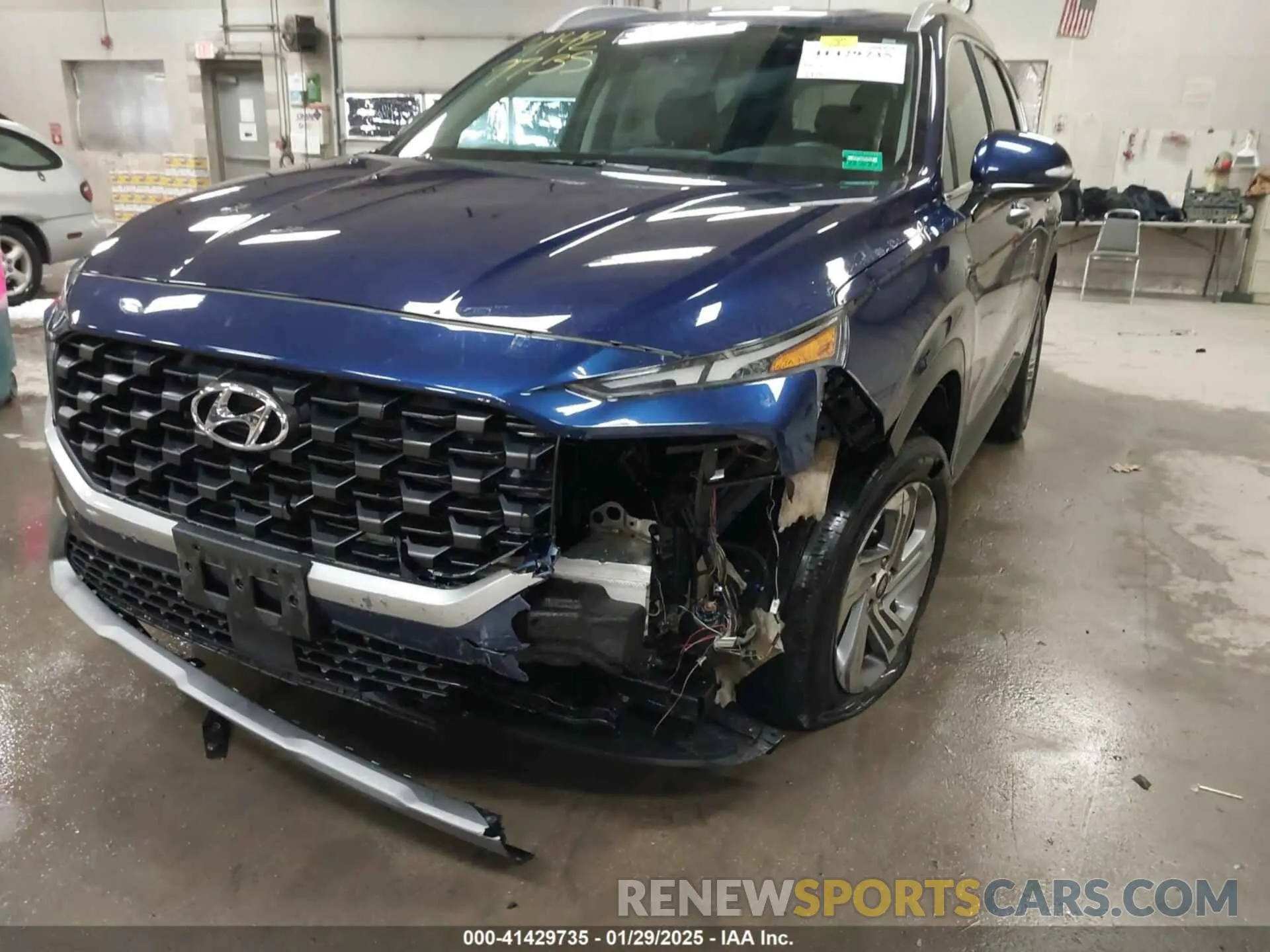 18 Photograph of a damaged car 5NMS2DAJ5PH498868 HYUNDAI SANTA FE 2023