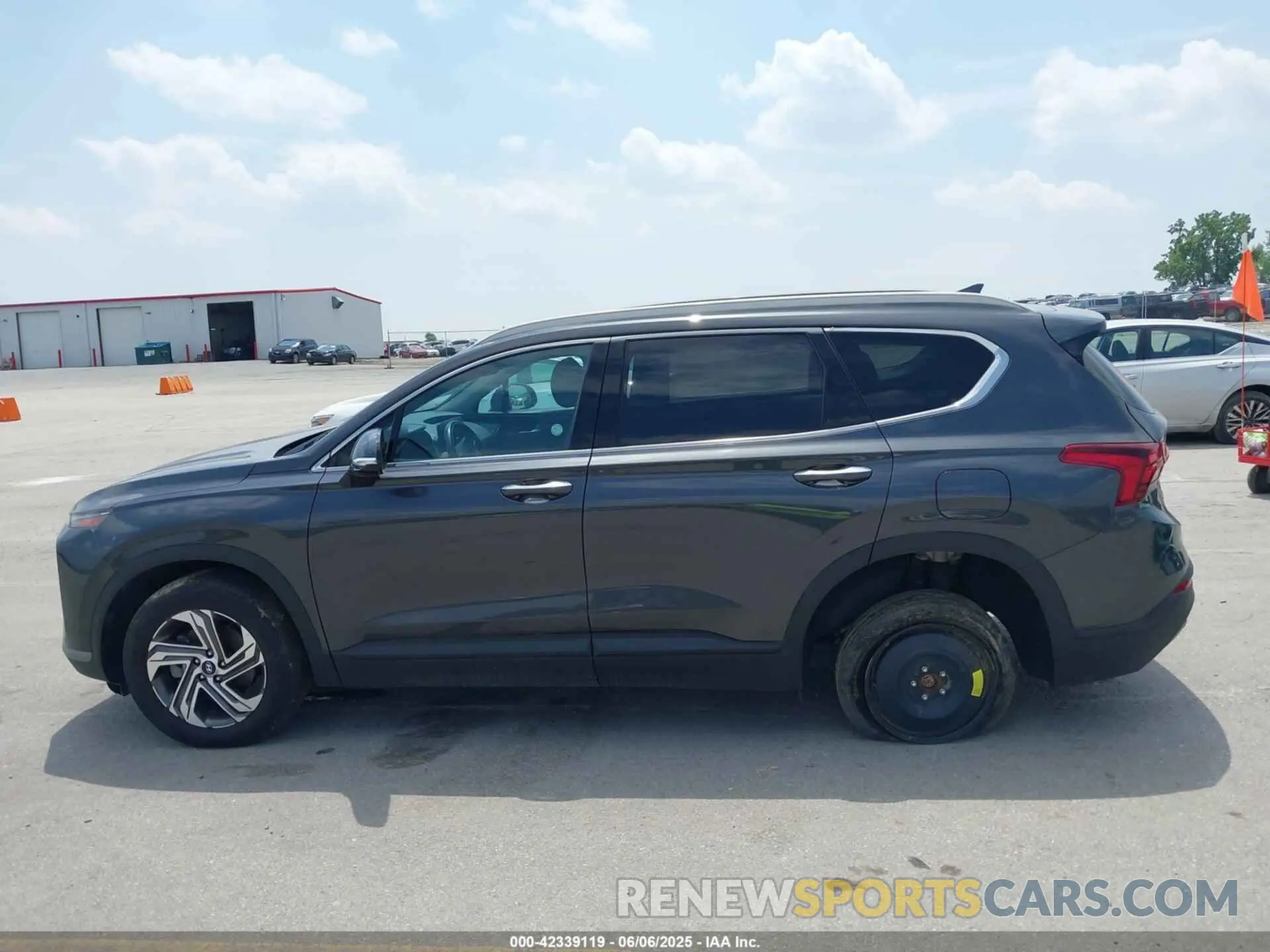 14 Photograph of a damaged car 5NMS2DAJ5PH514082 HYUNDAI SANTA FE 2023