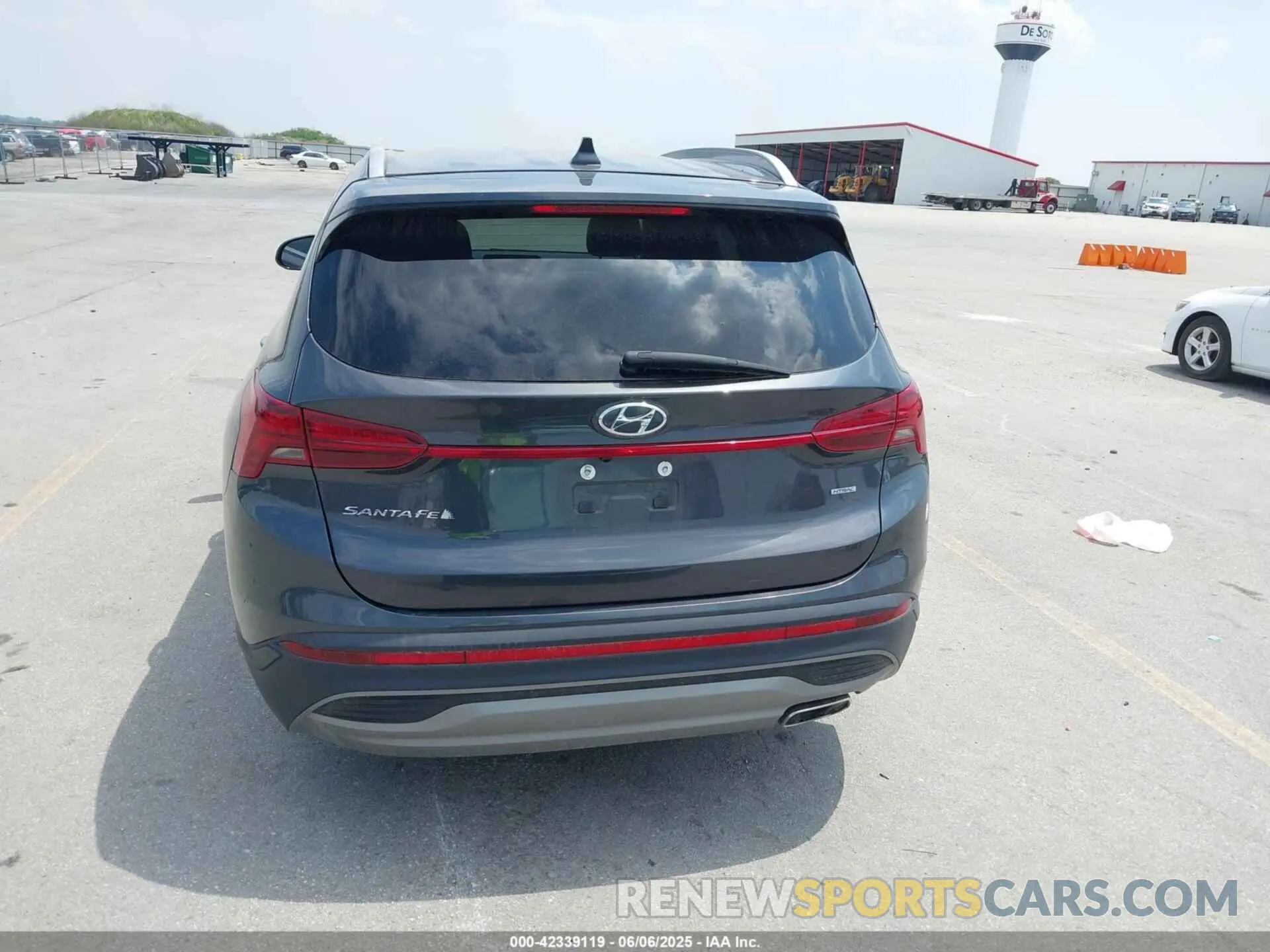 16 Photograph of a damaged car 5NMS2DAJ5PH514082 HYUNDAI SANTA FE 2023