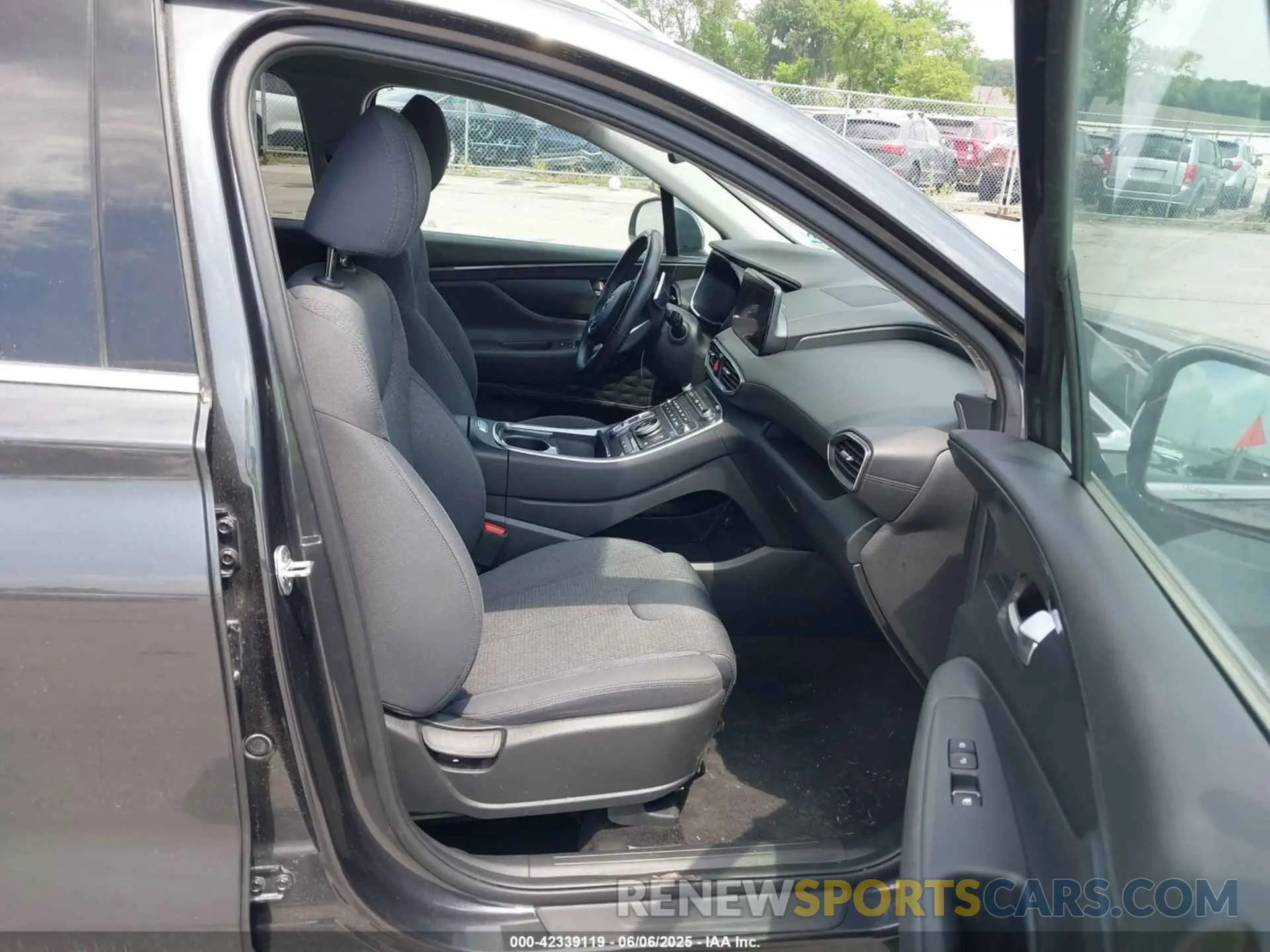5 Photograph of a damaged car 5NMS2DAJ5PH514082 HYUNDAI SANTA FE 2023