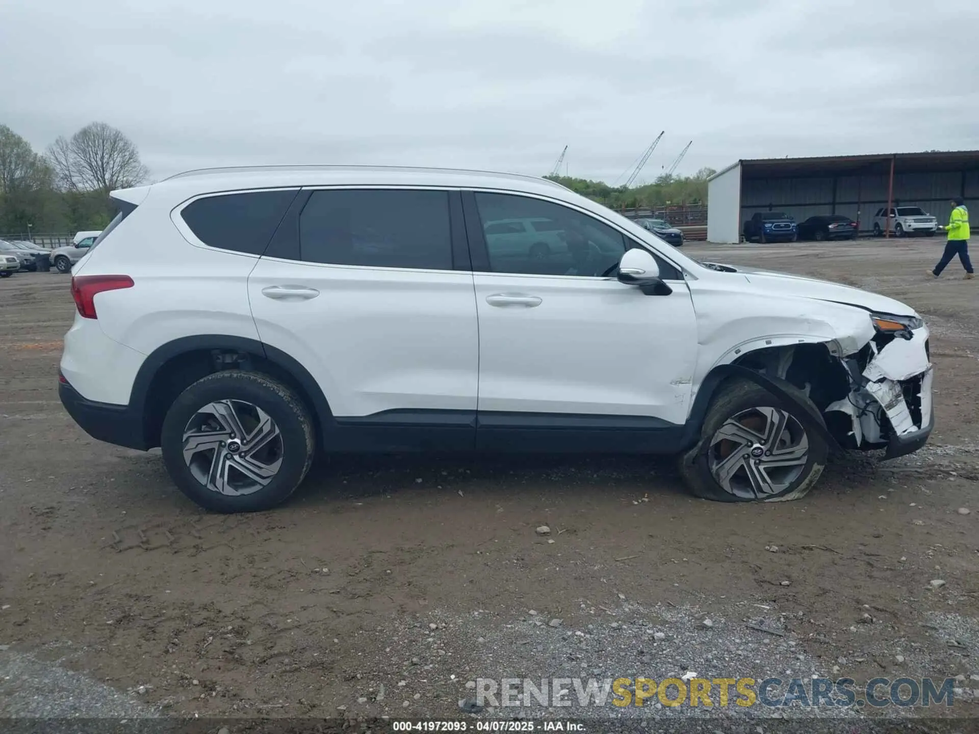 13 Photograph of a damaged car 5NMS2DAJ5PH584326 HYUNDAI SANTA FE 2023