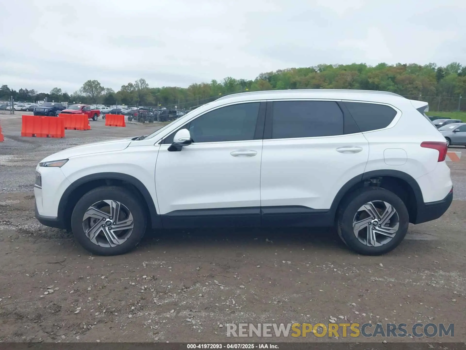 14 Photograph of a damaged car 5NMS2DAJ5PH584326 HYUNDAI SANTA FE 2023