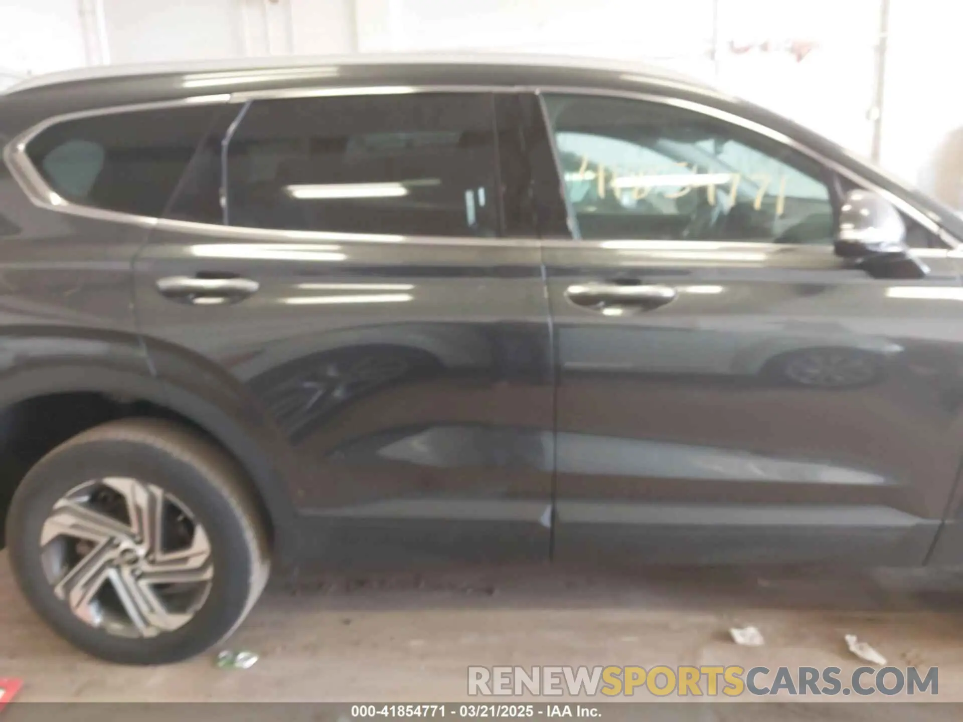 13 Photograph of a damaged car 5NMS2DAJ5PH648462 HYUNDAI SANTA FE 2023