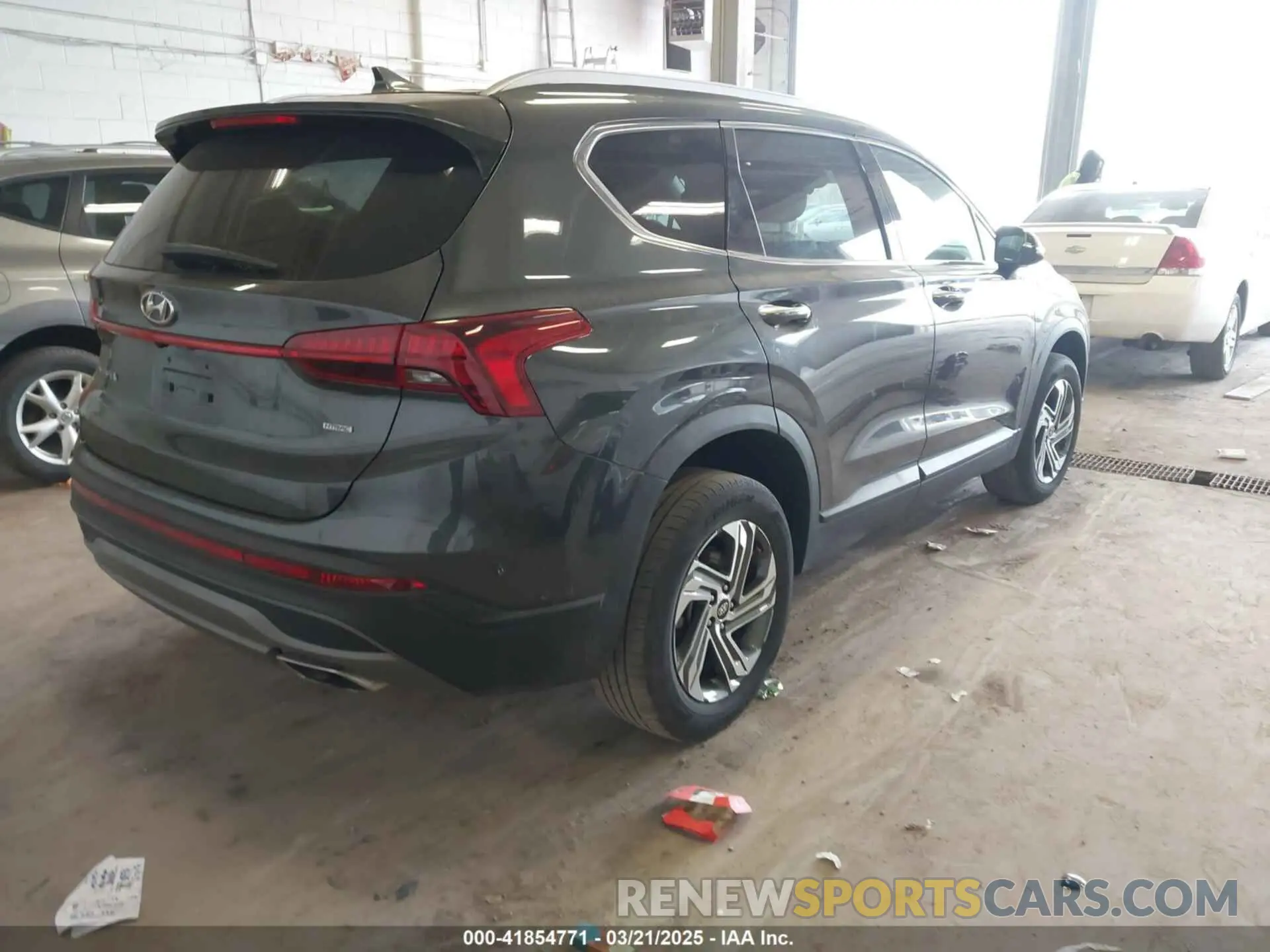 4 Photograph of a damaged car 5NMS2DAJ5PH648462 HYUNDAI SANTA FE 2023