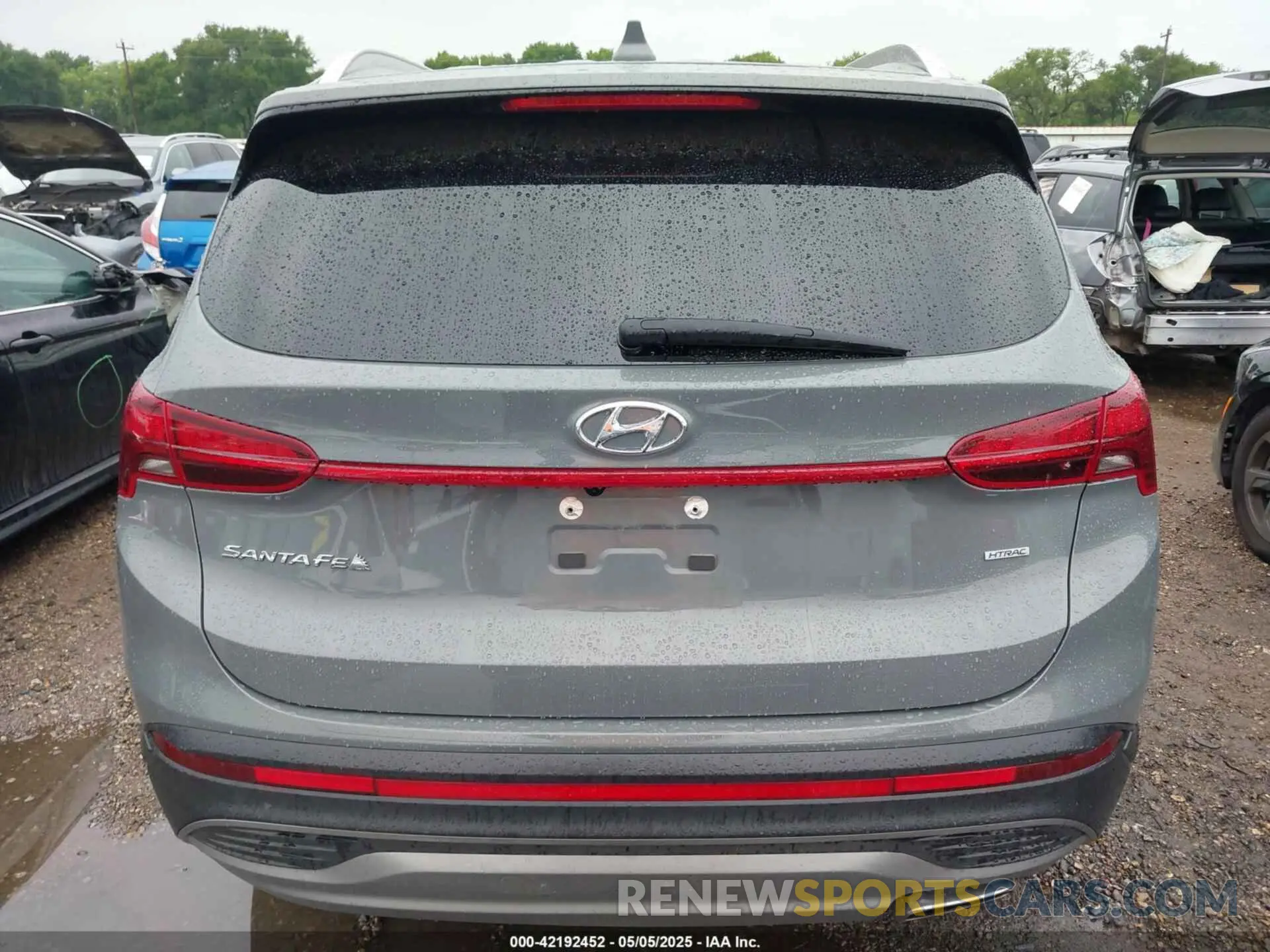 17 Photograph of a damaged car 5NMS2DAJ7PH584506 HYUNDAI SANTA FE 2023