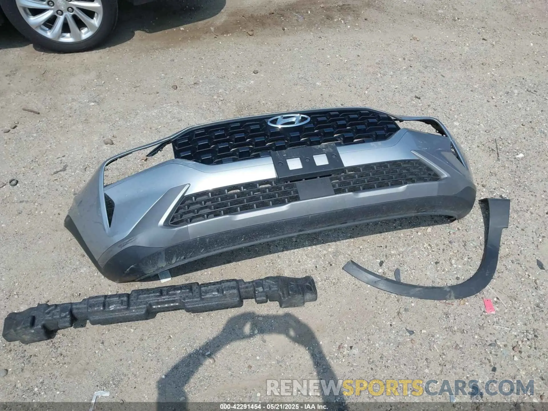 12 Photograph of a damaged car 5NMS2DAJ8PH628240 HYUNDAI SANTA FE 2023