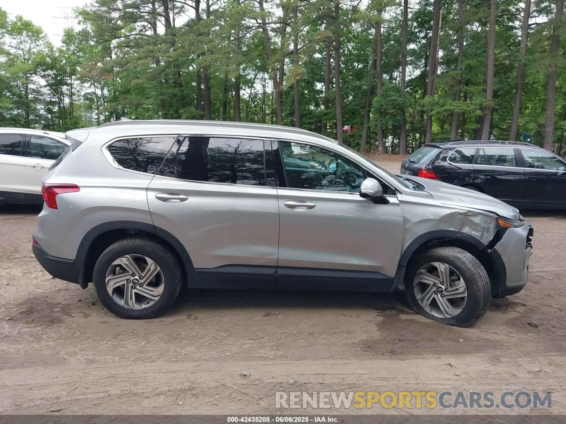 13 Photograph of a damaged car 5NMS2DAJ9PH541513 HYUNDAI SANTA FE 2023