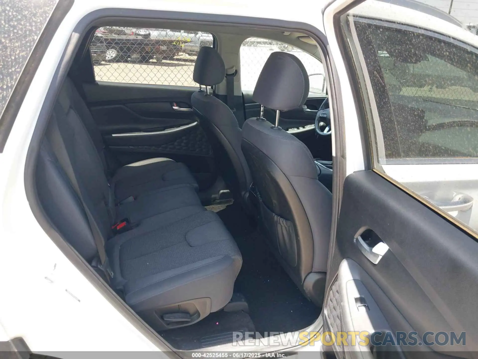 8 Photograph of a damaged car 5NMS2DAJ9PH562670 HYUNDAI SANTA FE 2023