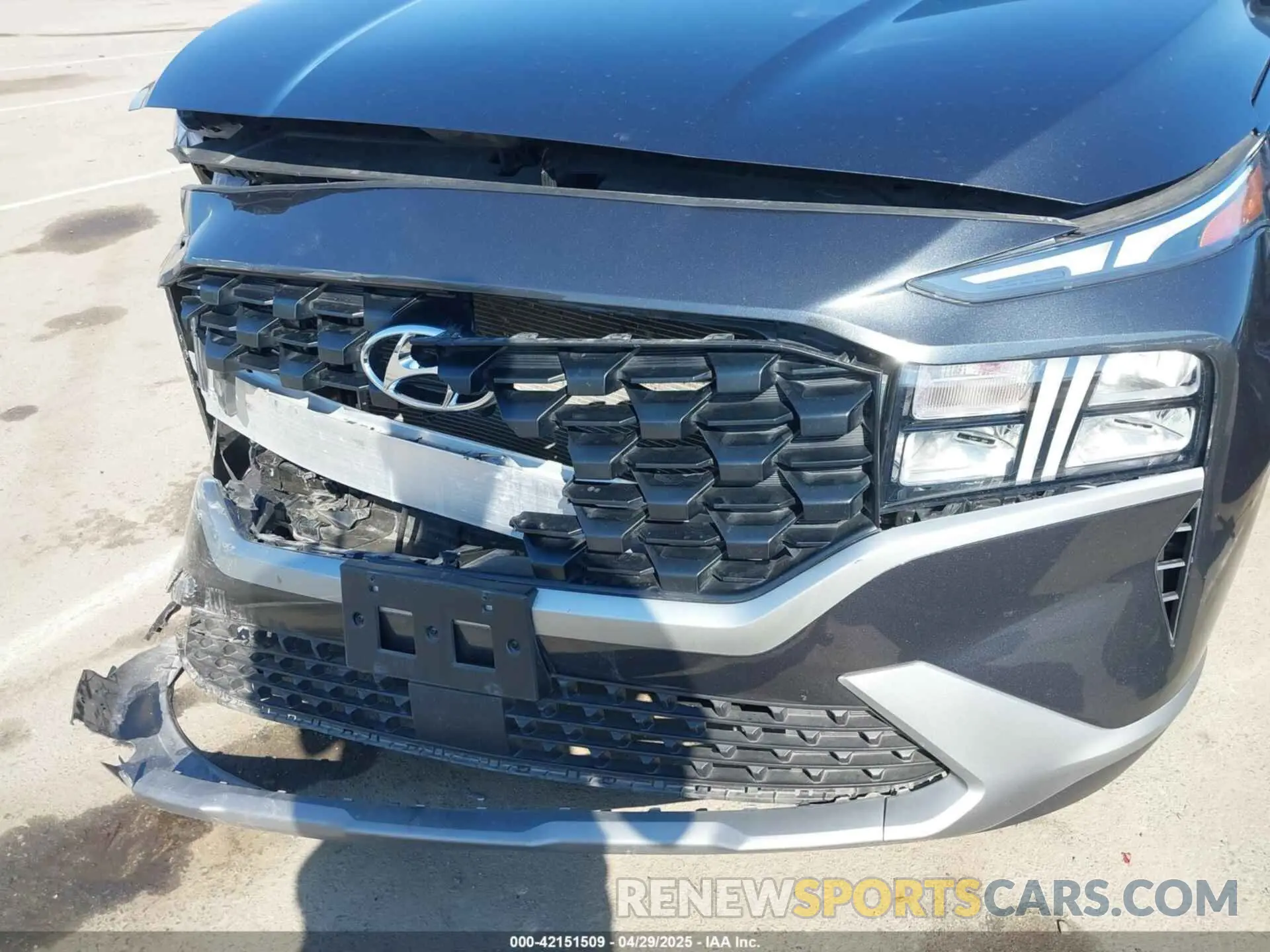 17 Photograph of a damaged car 5NMS2DAJ9PH570493 HYUNDAI SANTA FE 2023