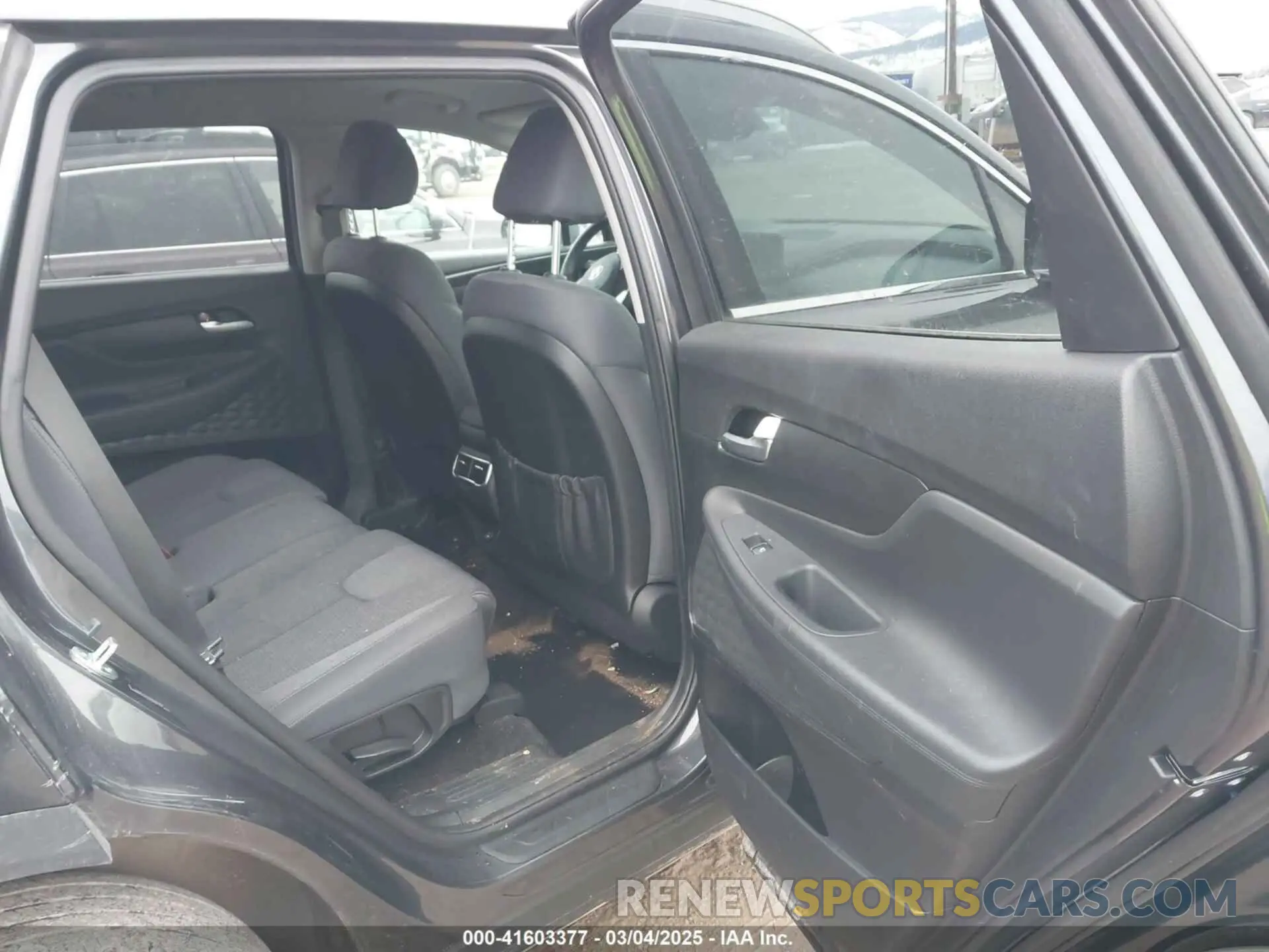 8 Photograph of a damaged car 5NMS2DAJ9PH652417 HYUNDAI SANTA FE 2023