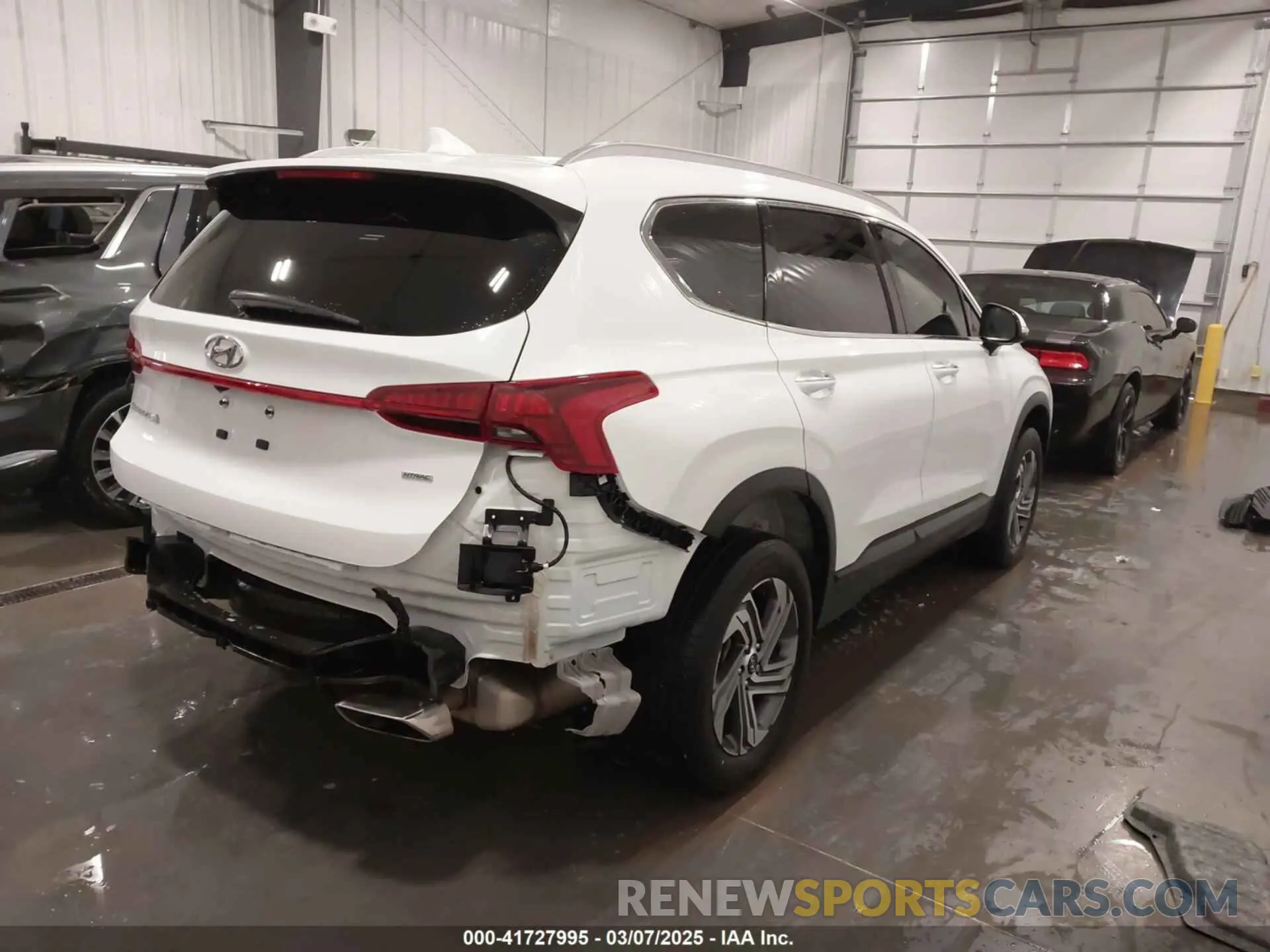 4 Photograph of a damaged car 5NMS2DAJXPH583544 HYUNDAI SANTA FE 2023