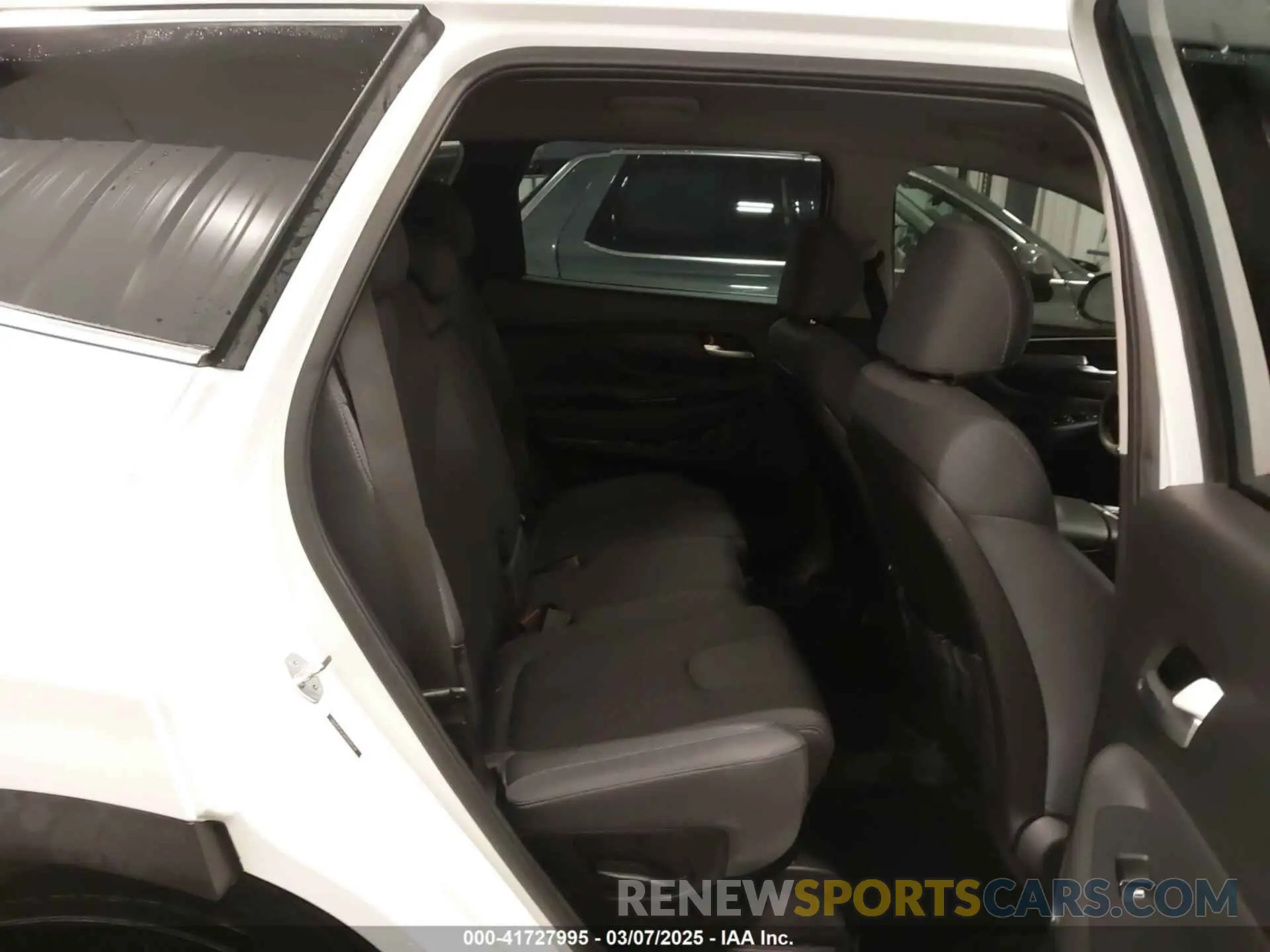 8 Photograph of a damaged car 5NMS2DAJXPH583544 HYUNDAI SANTA FE 2023