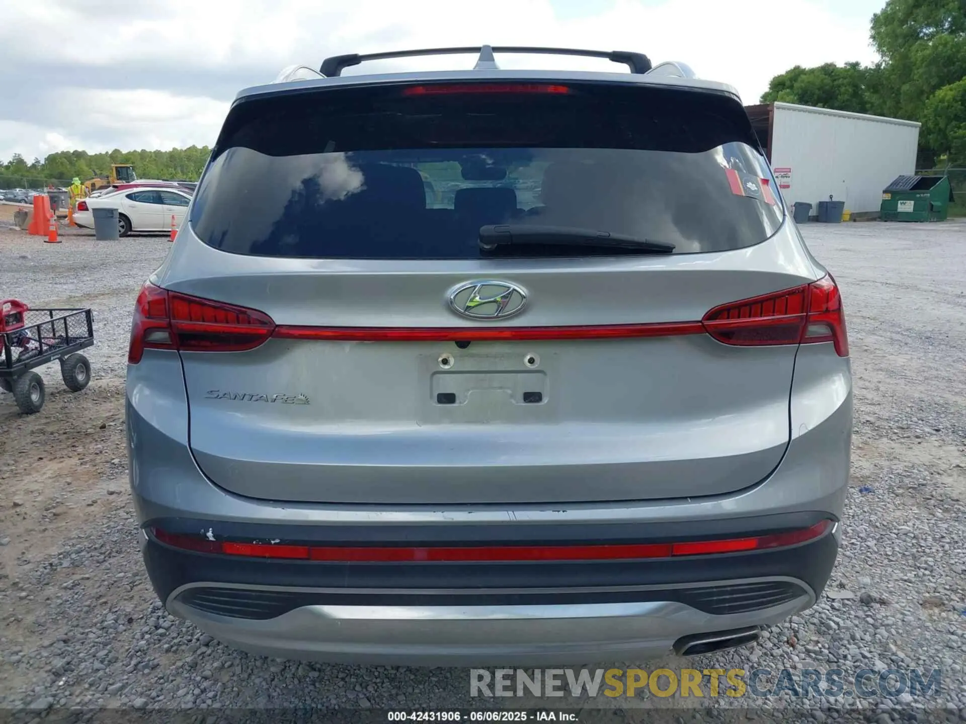 17 Photograph of a damaged car 5NMS34AJ1PH620168 HYUNDAI SANTA FE 2023