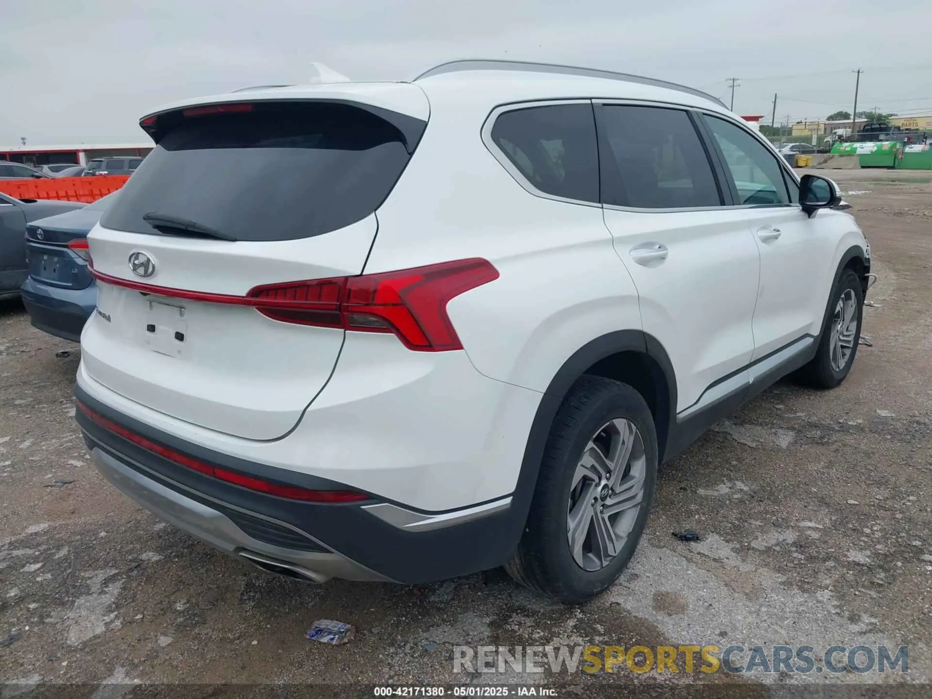 4 Photograph of a damaged car 5NMS34AJ9PH527799 HYUNDAI SANTA FE 2023