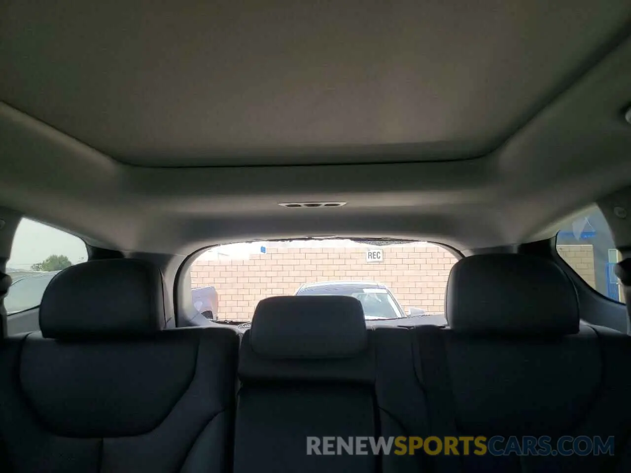 10 Photograph of a damaged car 5NMS3DAJ3PH504843 HYUNDAI SANTA FE 2023