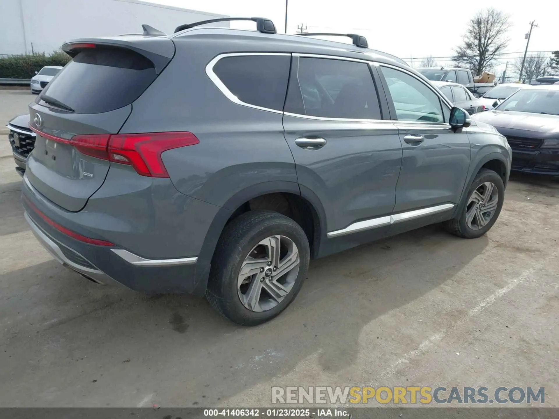 4 Photograph of a damaged car 5NMS3DAJ4PH553792 HYUNDAI SANTA FE 2023