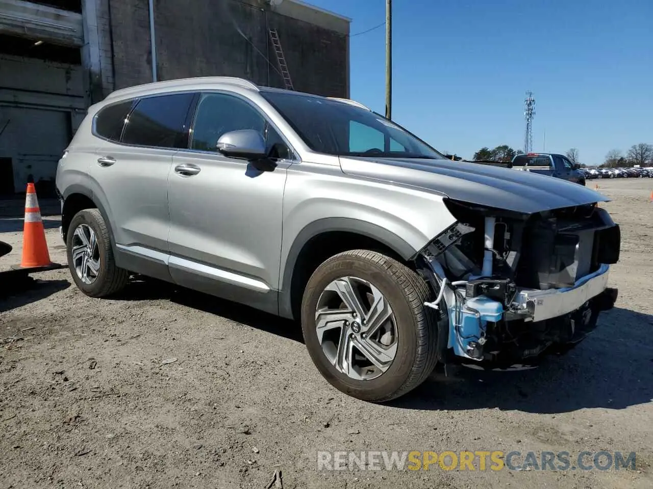 4 Photograph of a damaged car 5NMS3DAJ5PH606161 HYUNDAI SANTA FE 2023