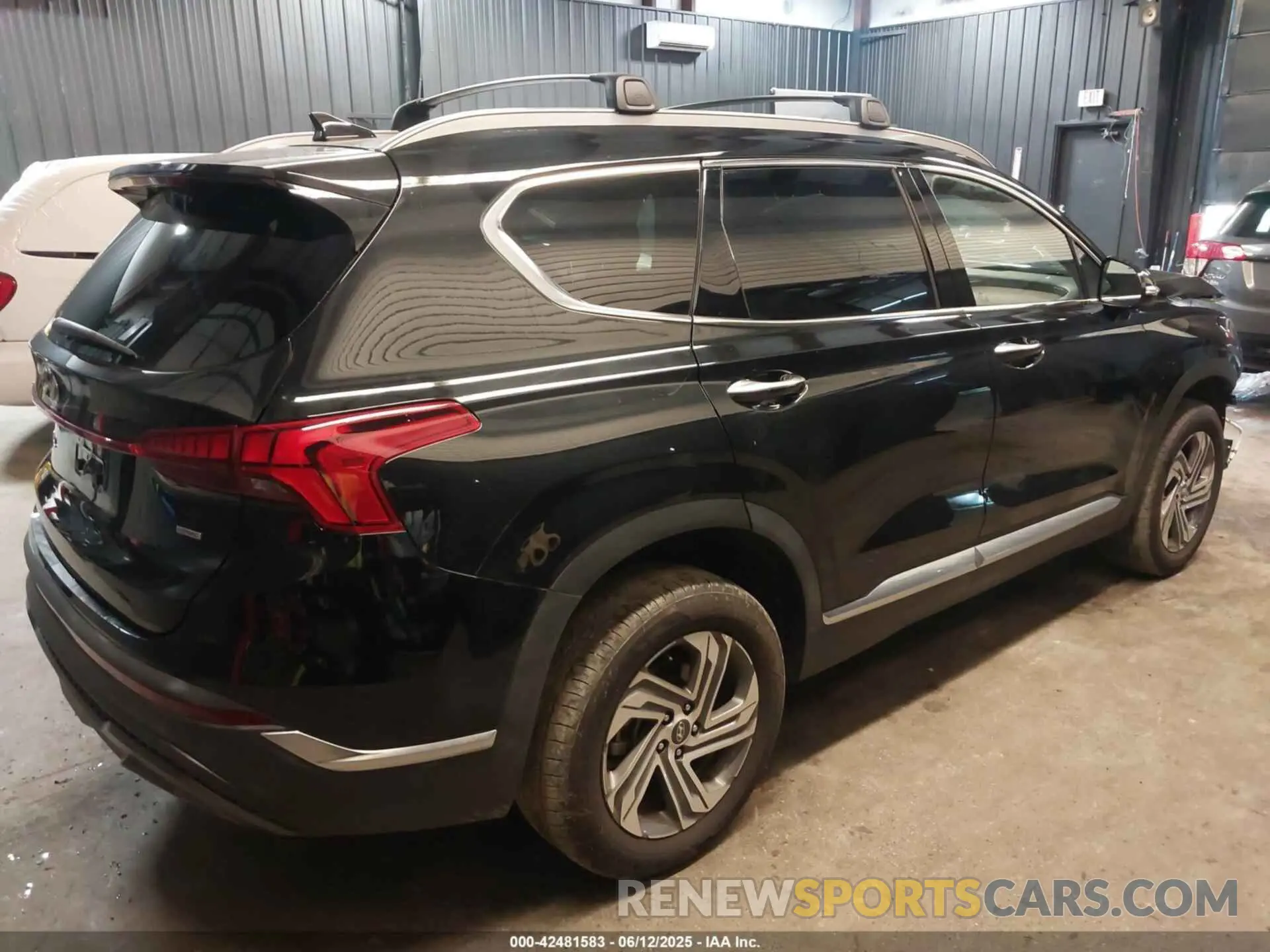 4 Photograph of a damaged car 5NMS3DAJXPH598350 HYUNDAI SANTA FE 2023