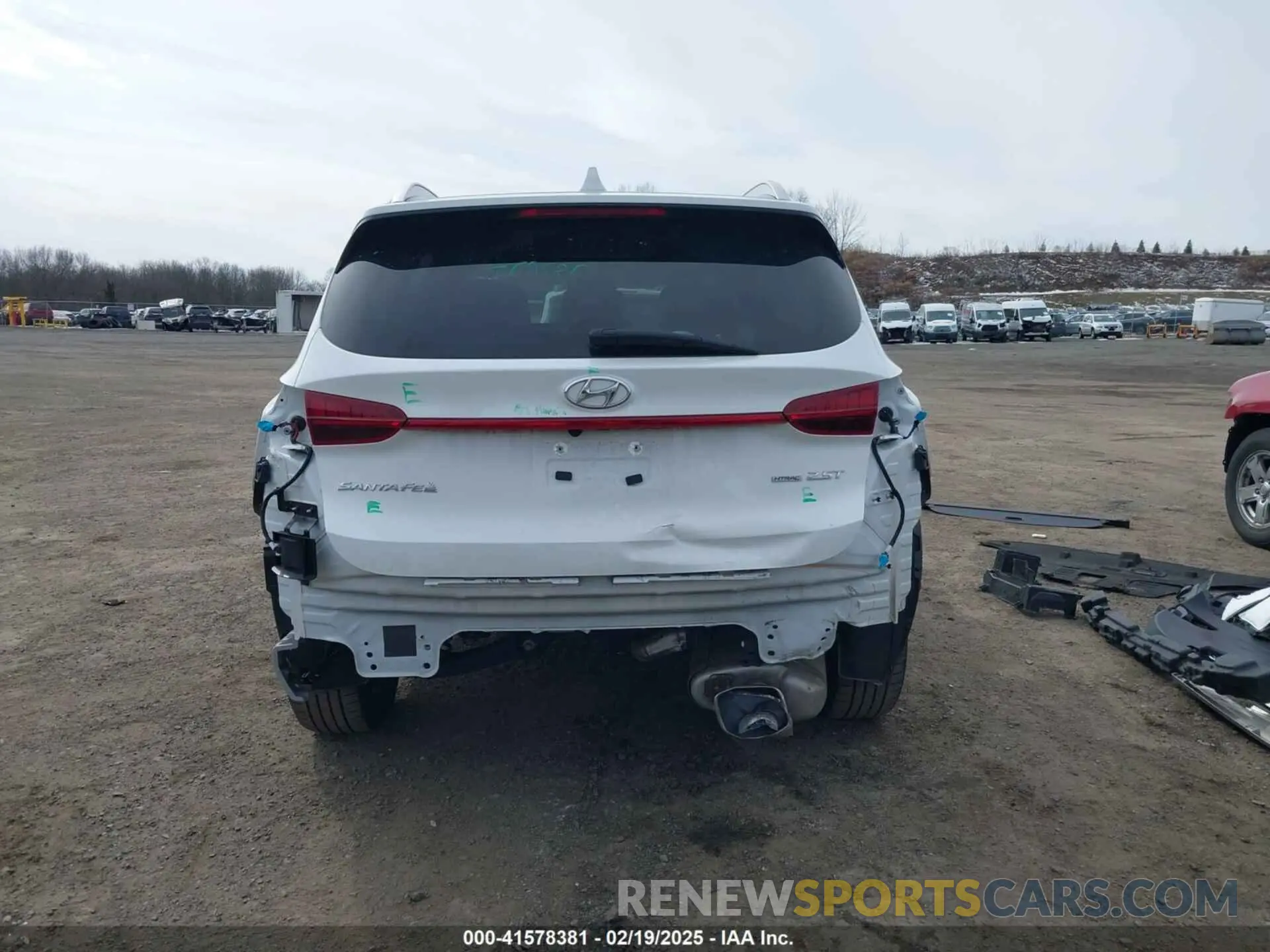 17 Photograph of a damaged car 5NMS4DAL0PH497767 HYUNDAI SANTA FE 2023
