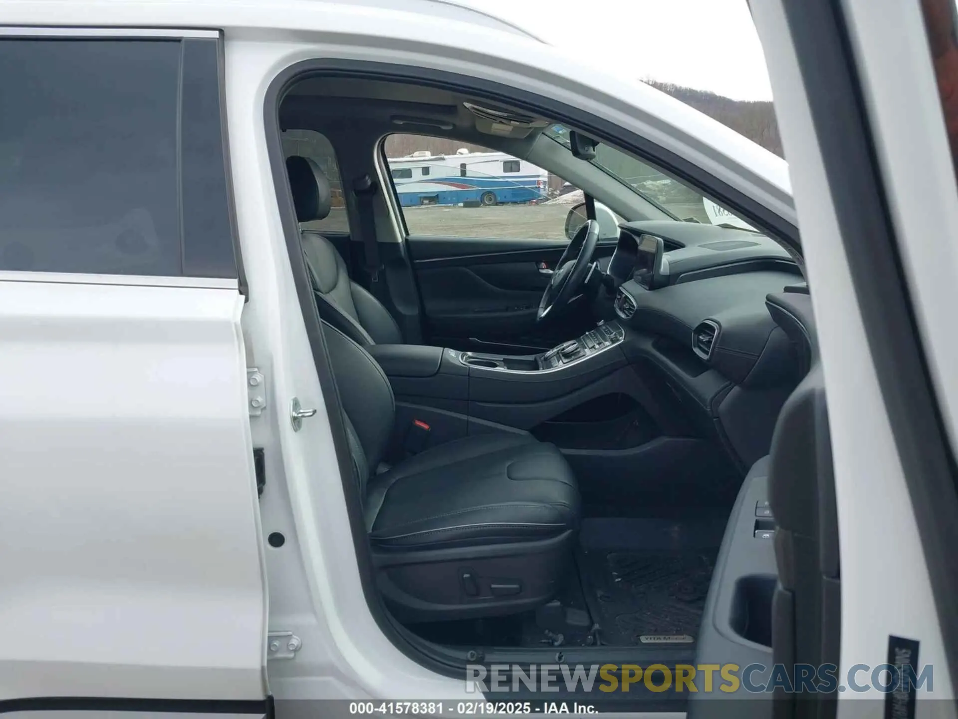 5 Photograph of a damaged car 5NMS4DAL0PH497767 HYUNDAI SANTA FE 2023