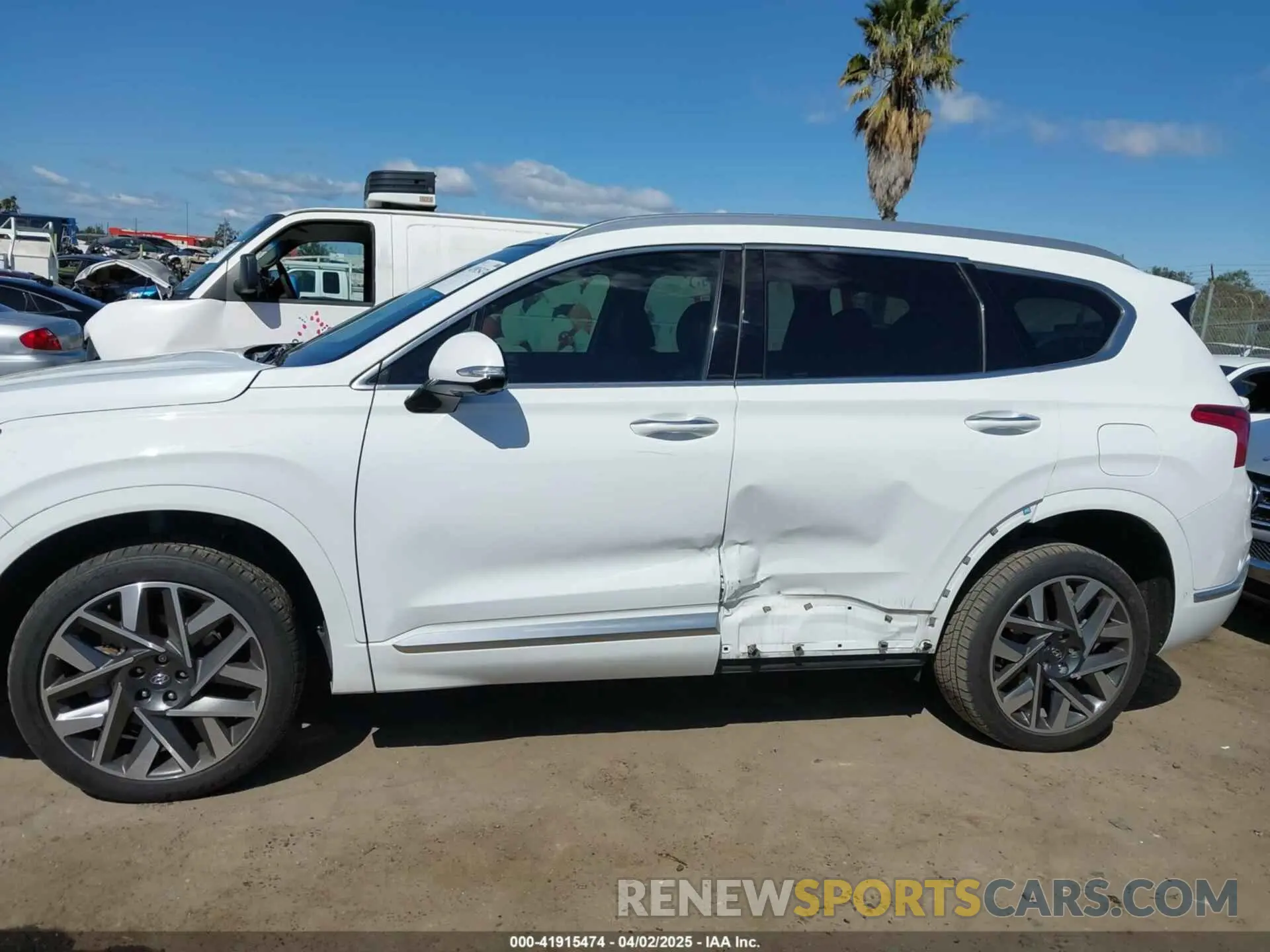 15 Photograph of a damaged car 5NMS5DAL2PH511908 HYUNDAI SANTA FE 2023