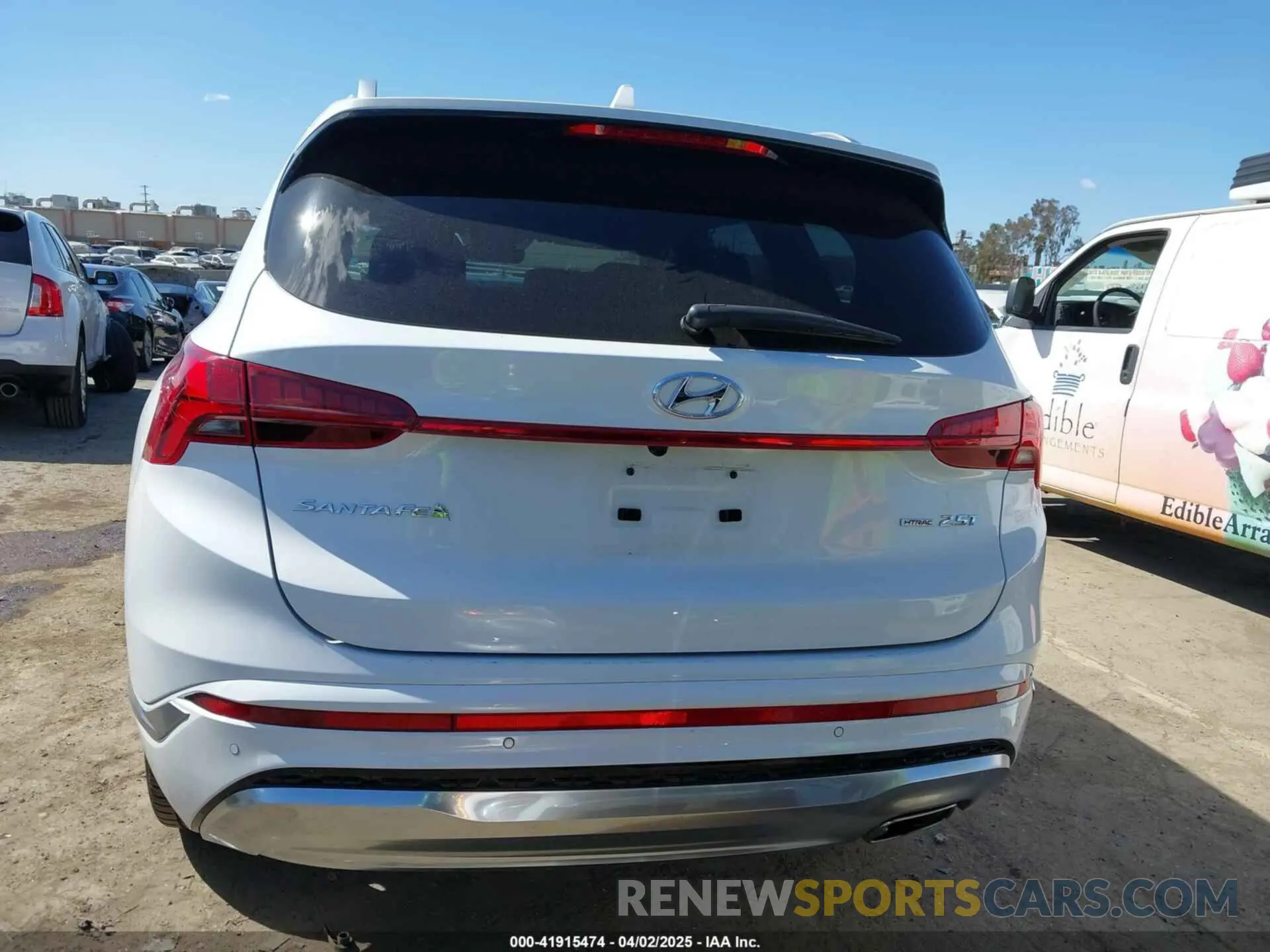 17 Photograph of a damaged car 5NMS5DAL2PH511908 HYUNDAI SANTA FE 2023