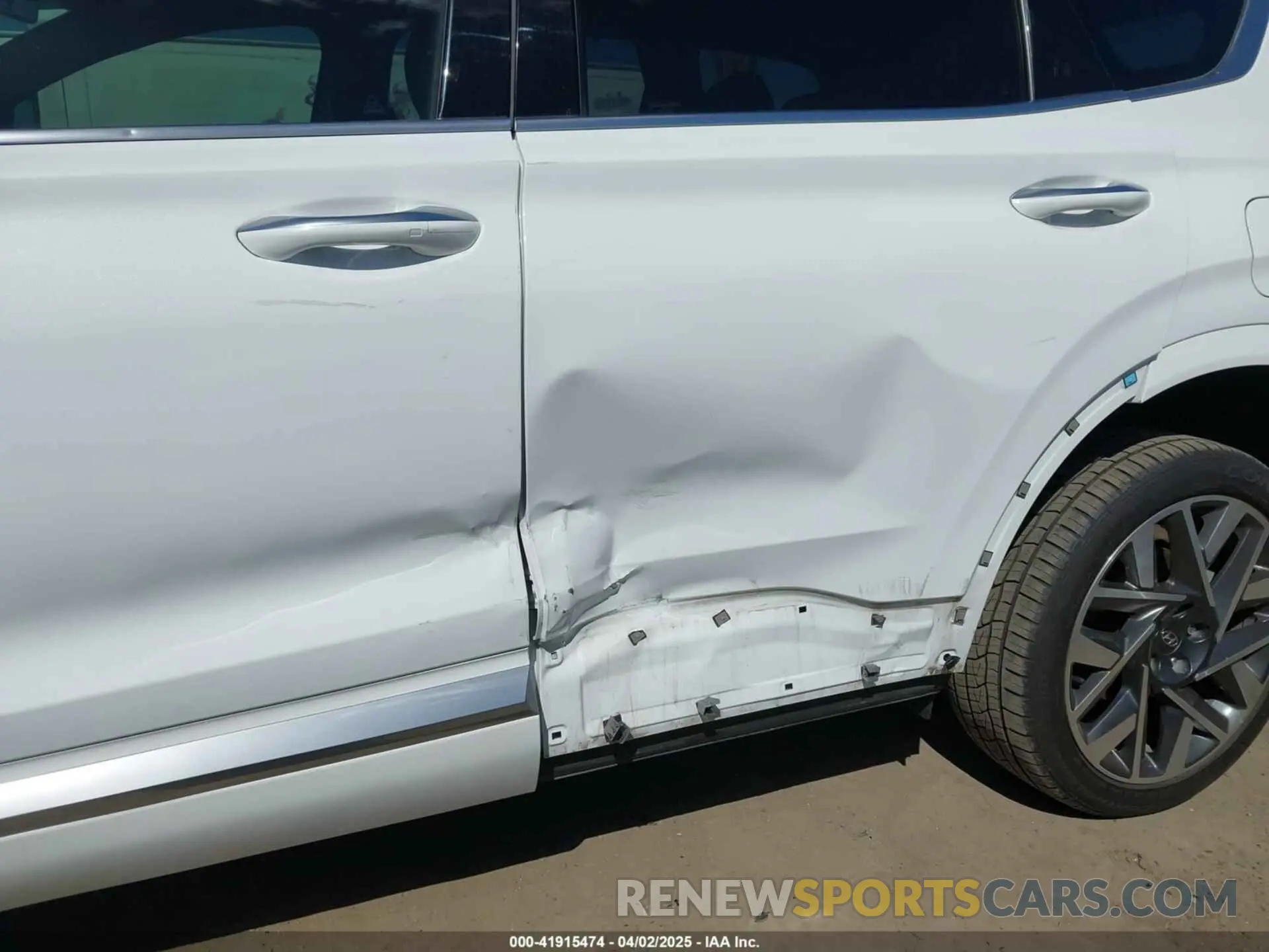 6 Photograph of a damaged car 5NMS5DAL2PH511908 HYUNDAI SANTA FE 2023