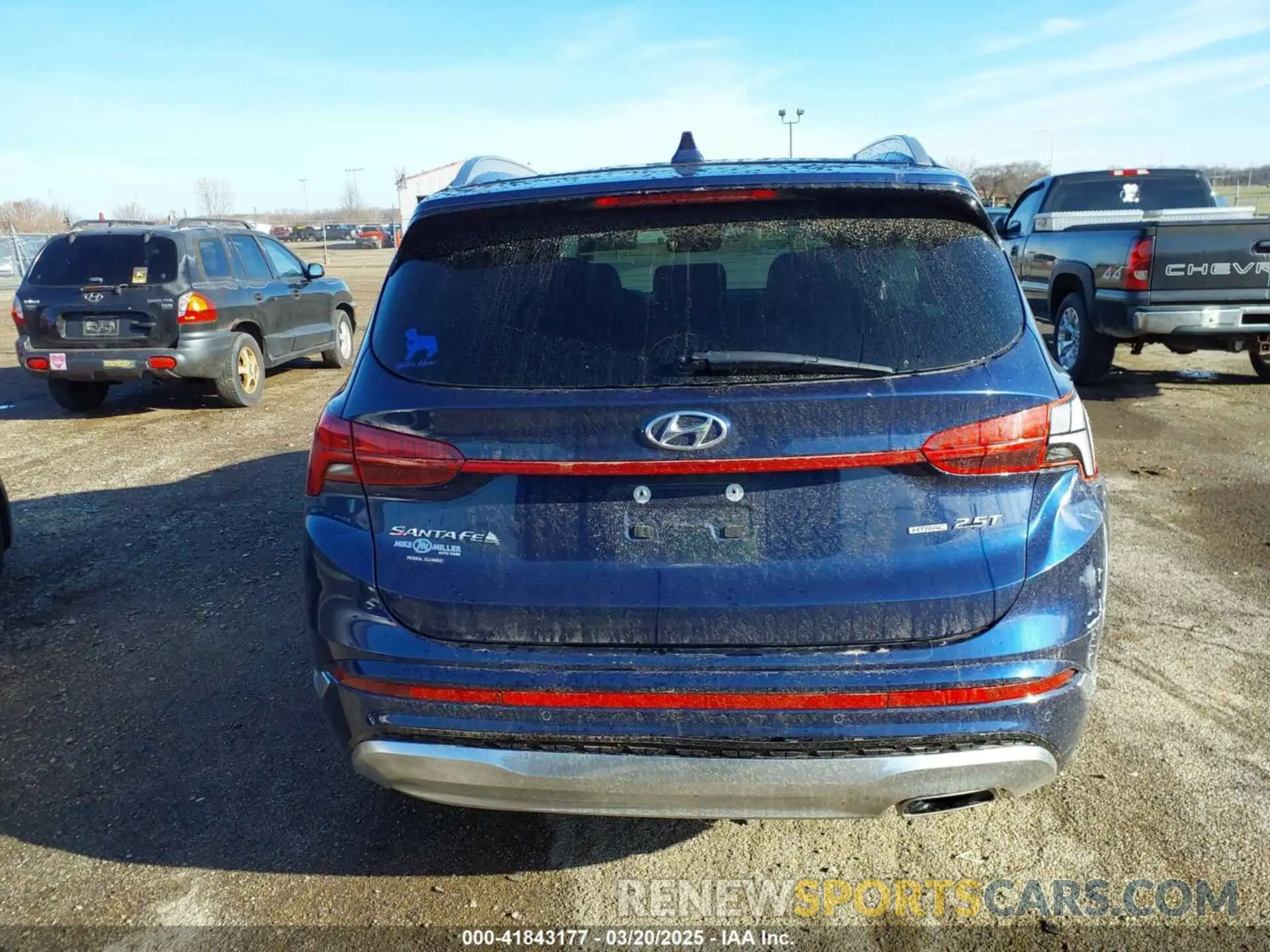 17 Photograph of a damaged car 5NMS5DAL2PH514694 HYUNDAI SANTA FE 2023