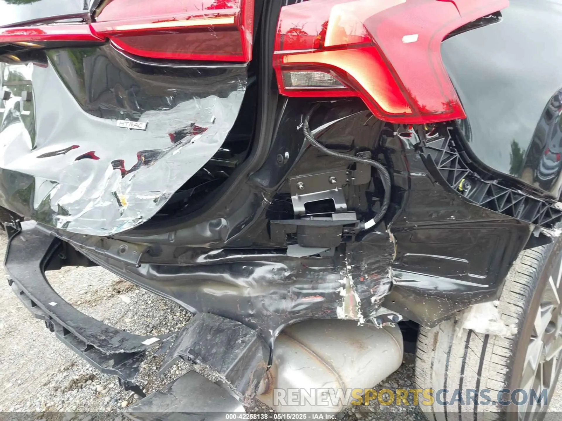 19 Photograph of a damaged car 5NMS5DAL3PH579506 HYUNDAI SANTA FE 2023