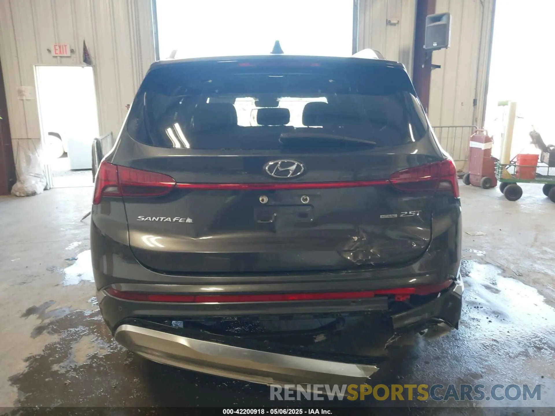 17 Photograph of a damaged car 5NMS5DAL4PH592300 HYUNDAI SANTA FE 2023