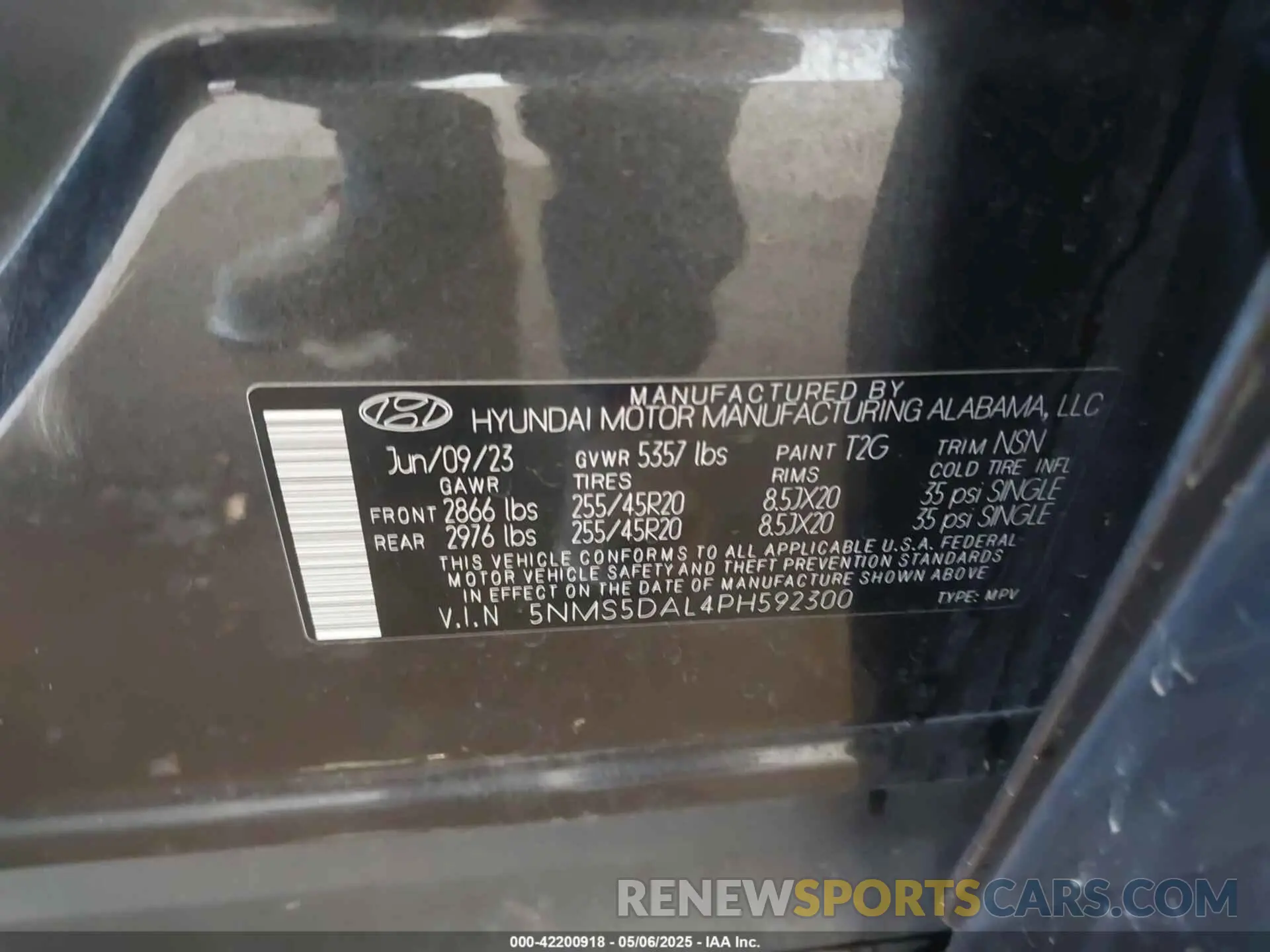 9 Photograph of a damaged car 5NMS5DAL4PH592300 HYUNDAI SANTA FE 2023