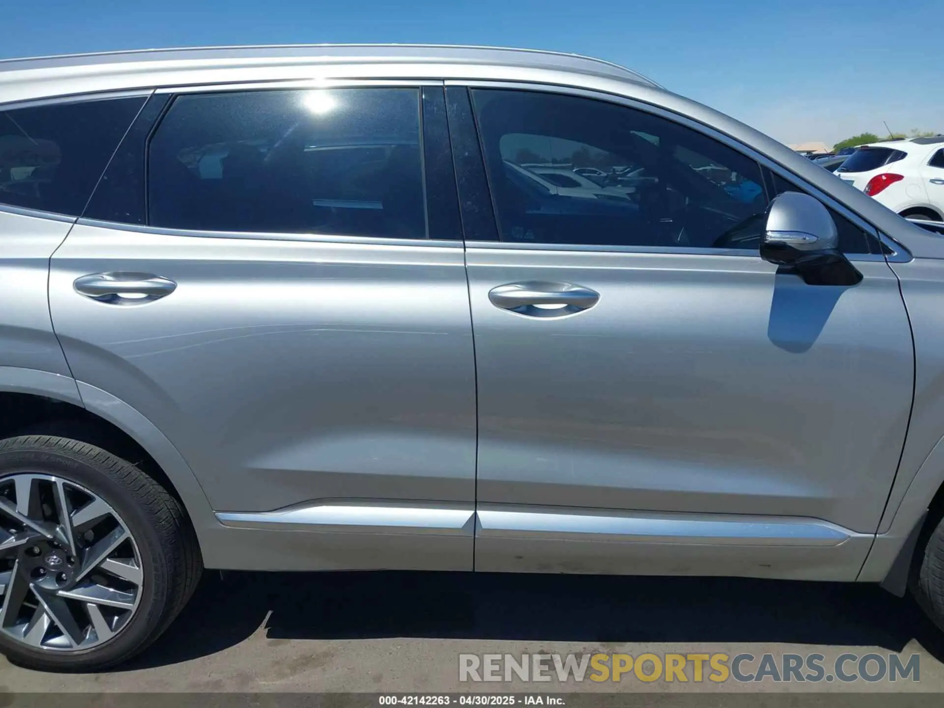 13 Photograph of a damaged car 5NMS5DAL5PH590717 HYUNDAI SANTA FE 2023