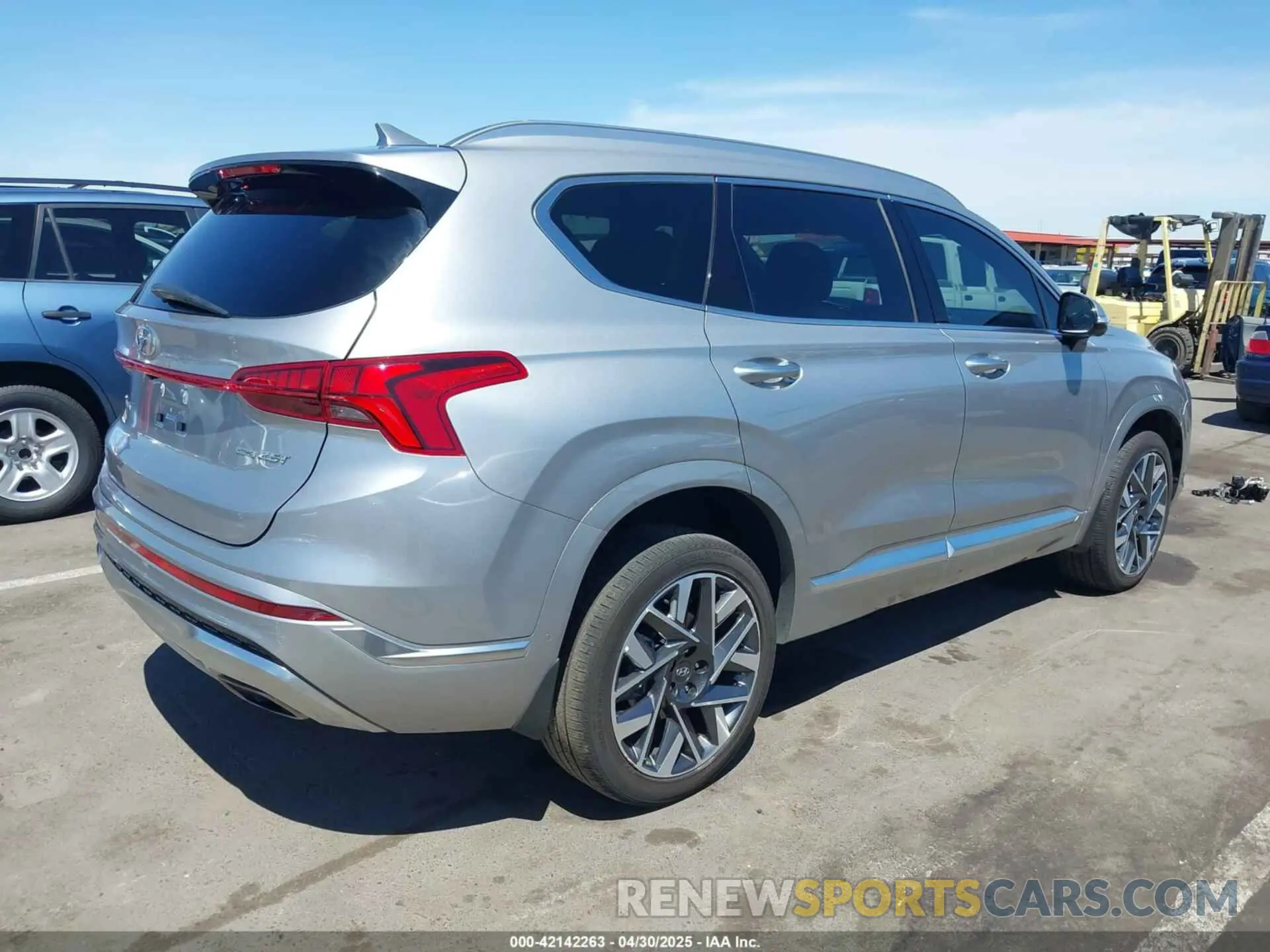4 Photograph of a damaged car 5NMS5DAL5PH590717 HYUNDAI SANTA FE 2023
