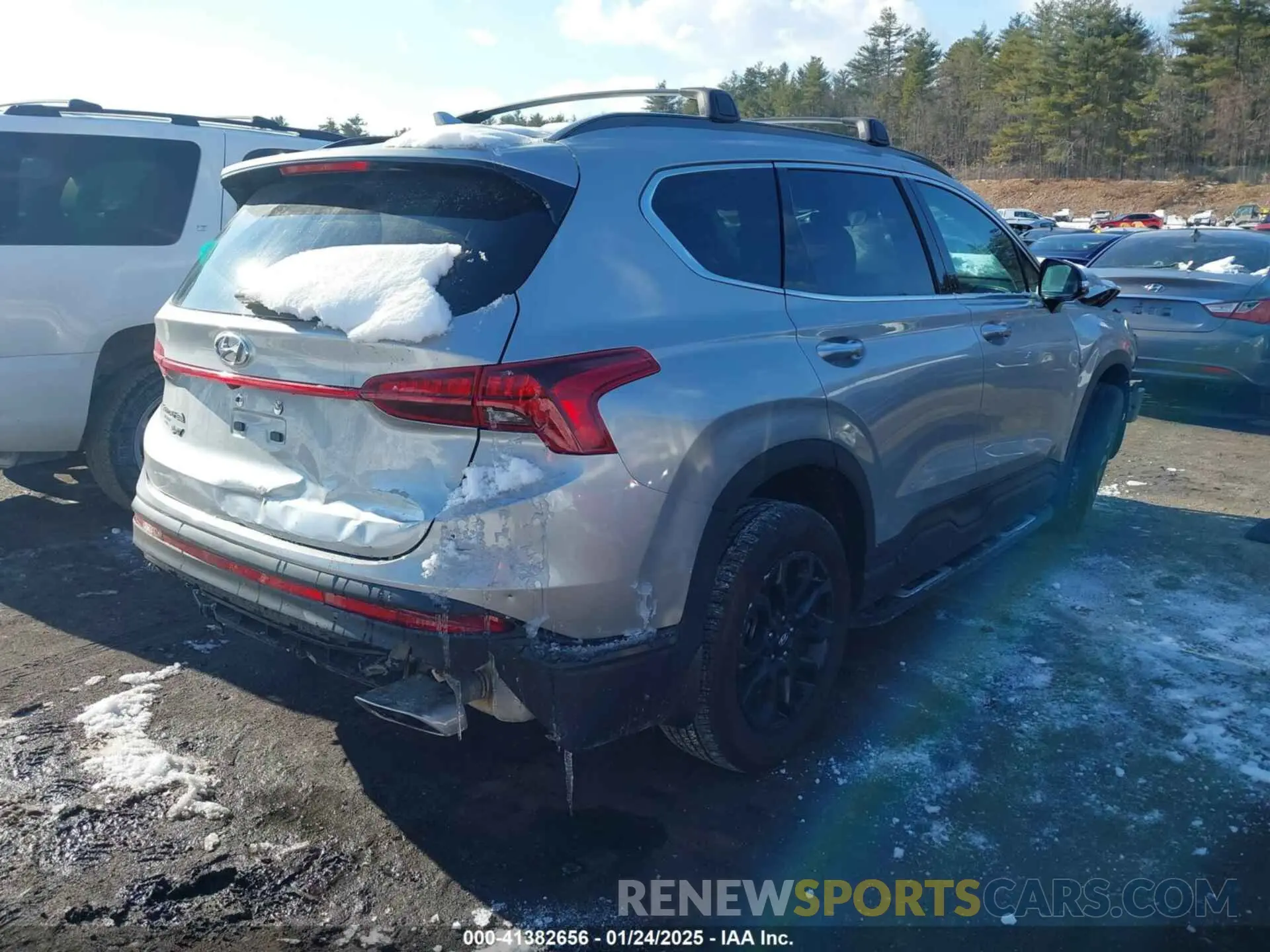4 Photograph of a damaged car 5NMS64AJ2PH608408 HYUNDAI SANTA FE 2023
