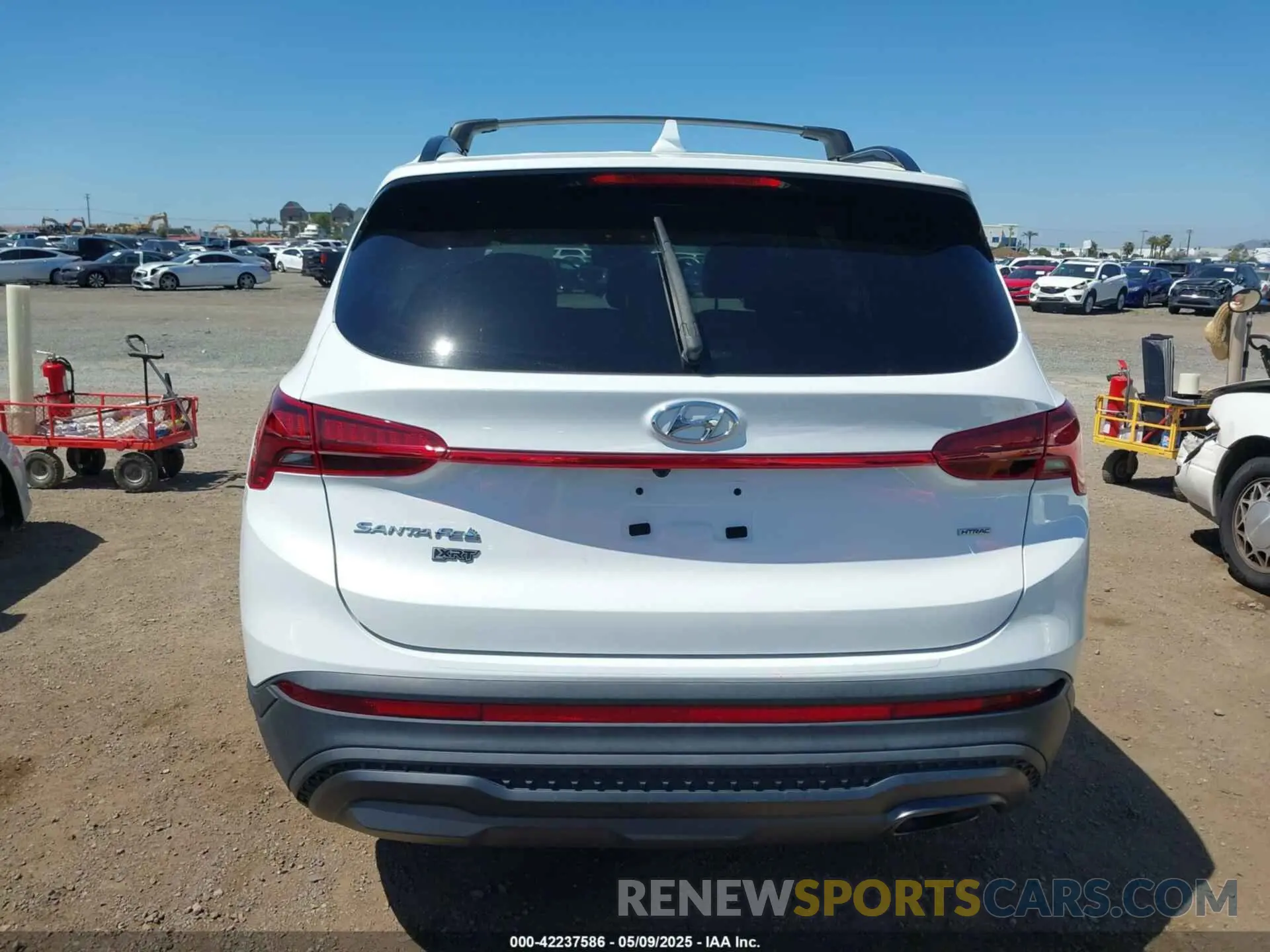 17 Photograph of a damaged car 5NMS6DAJ2PH497844 HYUNDAI SANTA FE 2023
