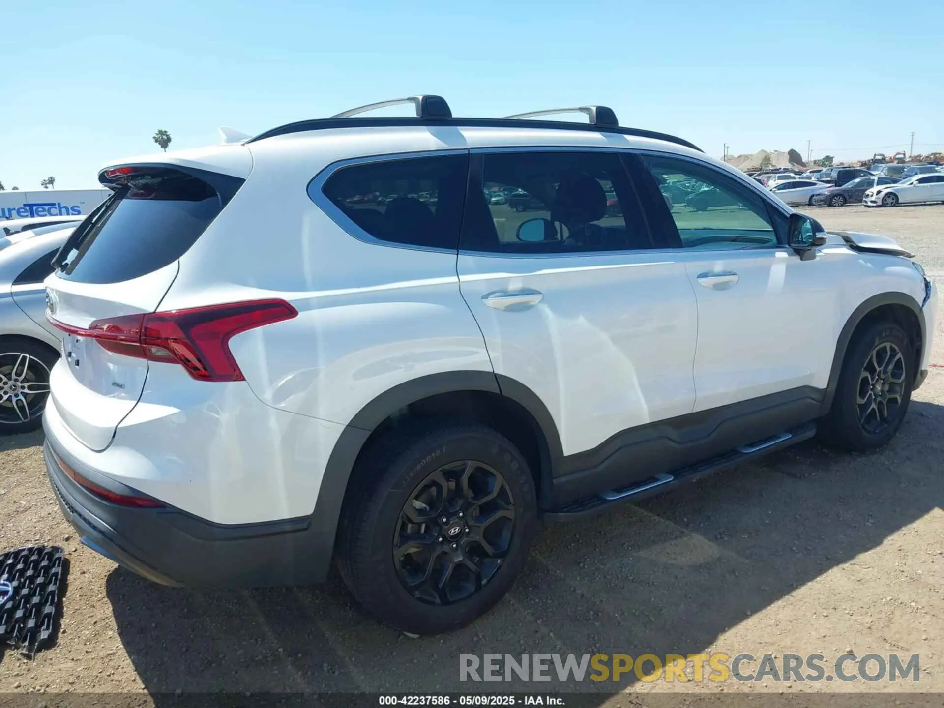 4 Photograph of a damaged car 5NMS6DAJ2PH497844 HYUNDAI SANTA FE 2023