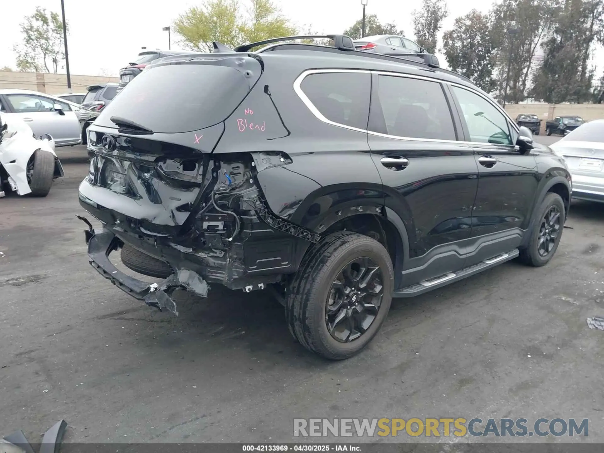 4 Photograph of a damaged car 5NMS6DAJ4PH534120 HYUNDAI SANTA FE 2023
