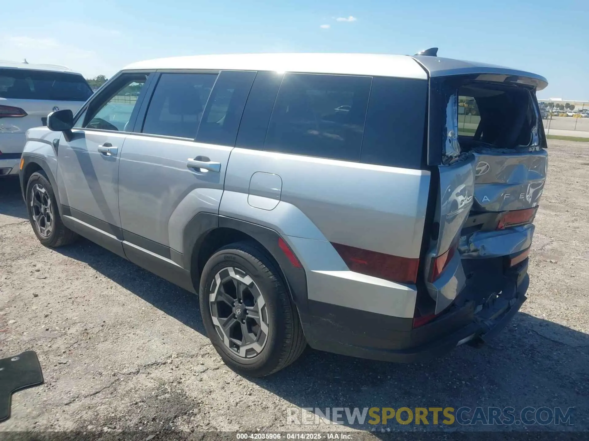 3 Photograph of a damaged car 5NMP14GLXRH067723 HYUNDAI SANTA FE 2024