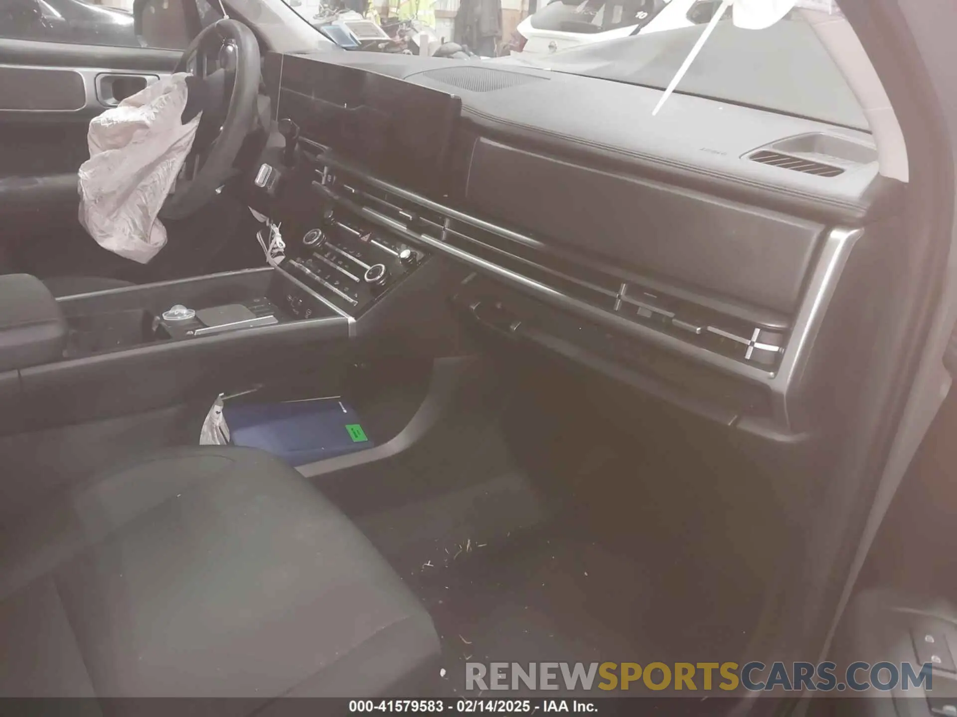 5 Photograph of a damaged car 5NMP1DGL1RH039518 HYUNDAI SANTA FE 2024