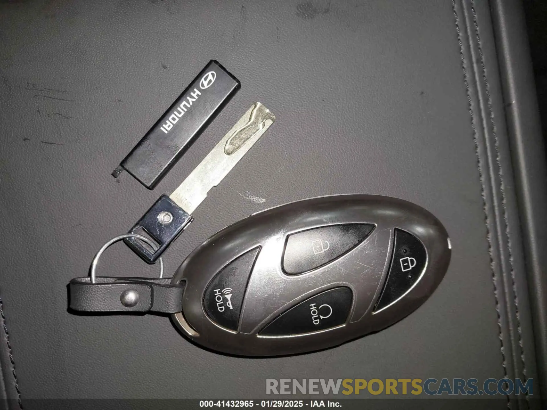 11 Photograph of a damaged car 5NMP1DGL2RH067859 HYUNDAI SANTA FE 2024