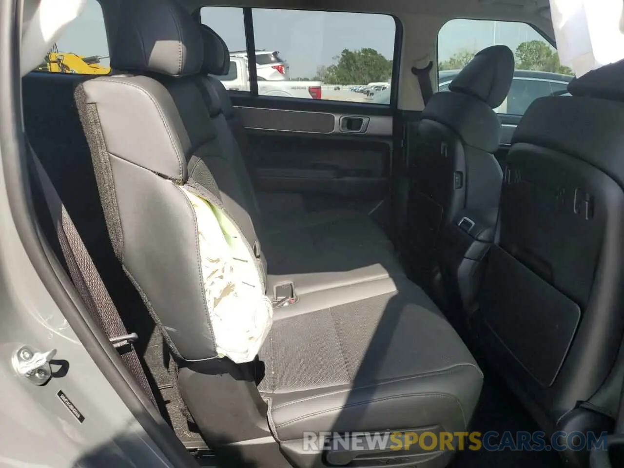 11 Photograph of a damaged car 5NMP24G18RH004616 HYUNDAI SANTA FE 2024
