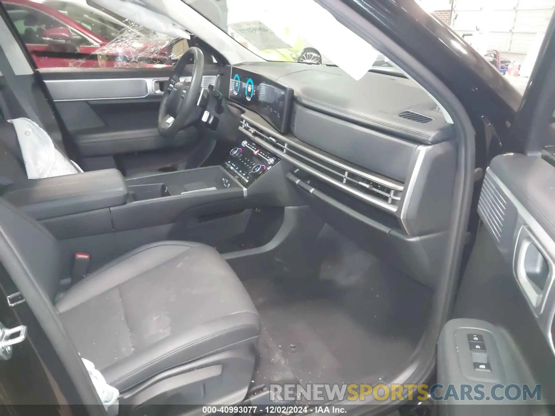 5 Photograph of a damaged car 5NMP24GL5RH007118 HYUNDAI SANTA FE 2024