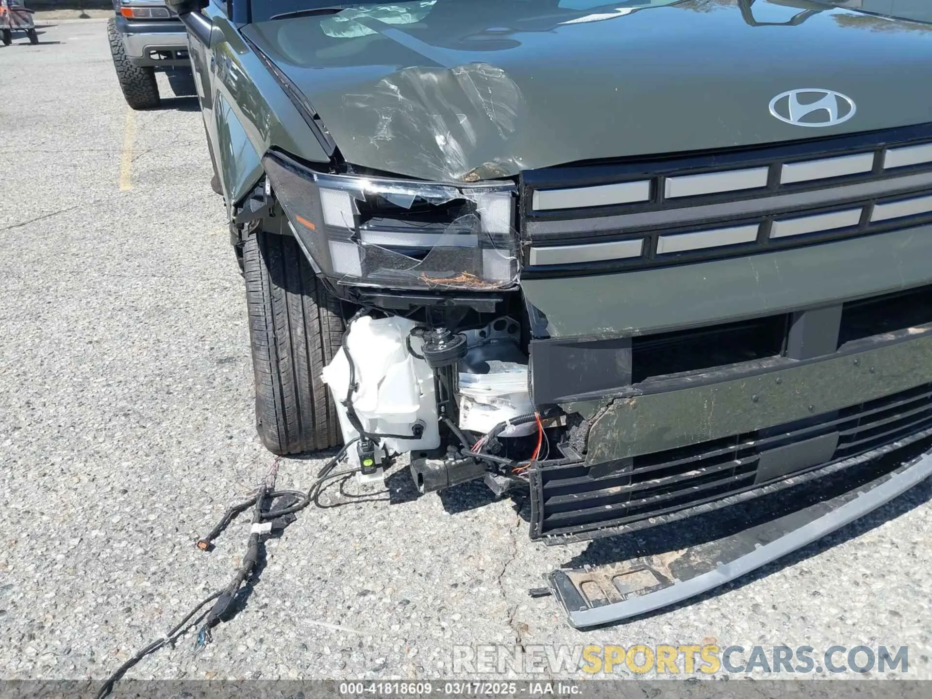 17 Photograph of a damaged car 5NMP24GL6RH012991 HYUNDAI SANTA FE 2024