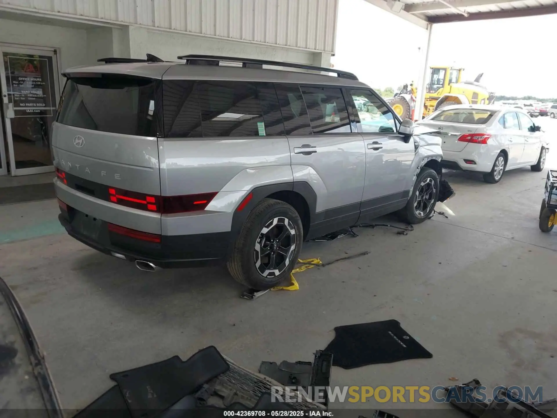 4 Photograph of a damaged car 5NMP24GL9RH022575 HYUNDAI SANTA FE 2024