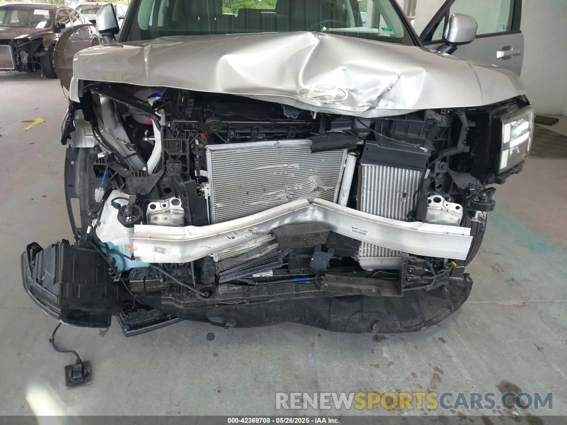 6 Photograph of a damaged car 5NMP24GL9RH022575 HYUNDAI SANTA FE 2024