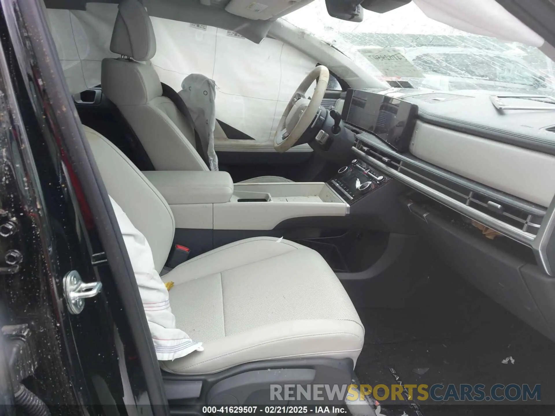5 Photograph of a damaged car 5NMP2DGL0RH009181 HYUNDAI SANTA FE 2024