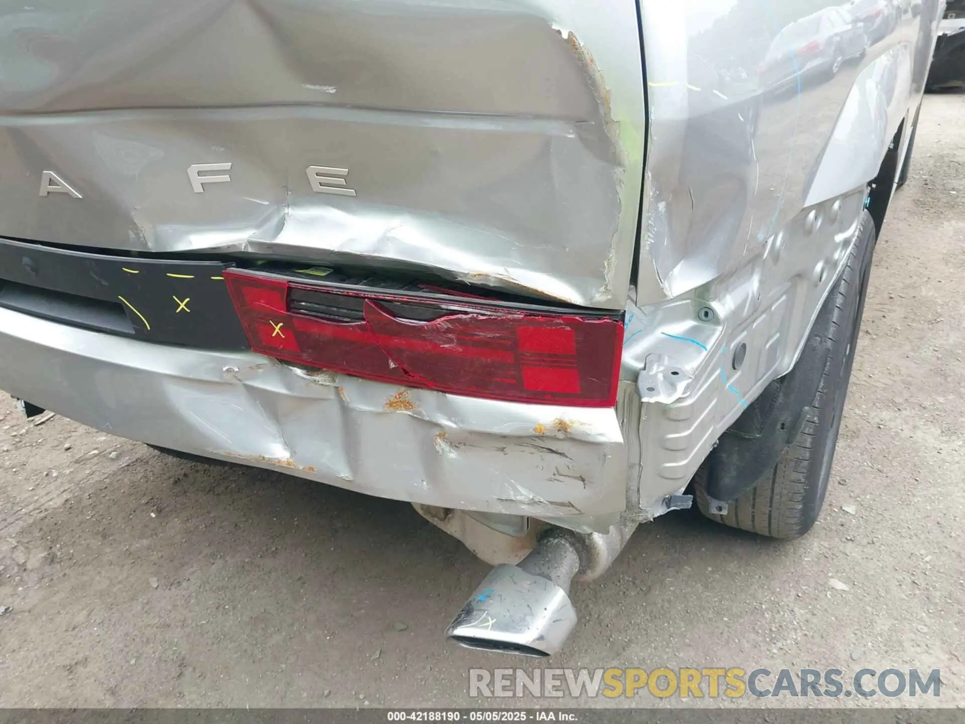 18 Photograph of a damaged car 5NMP2DGL7RH022073 HYUNDAI SANTA FE 2024