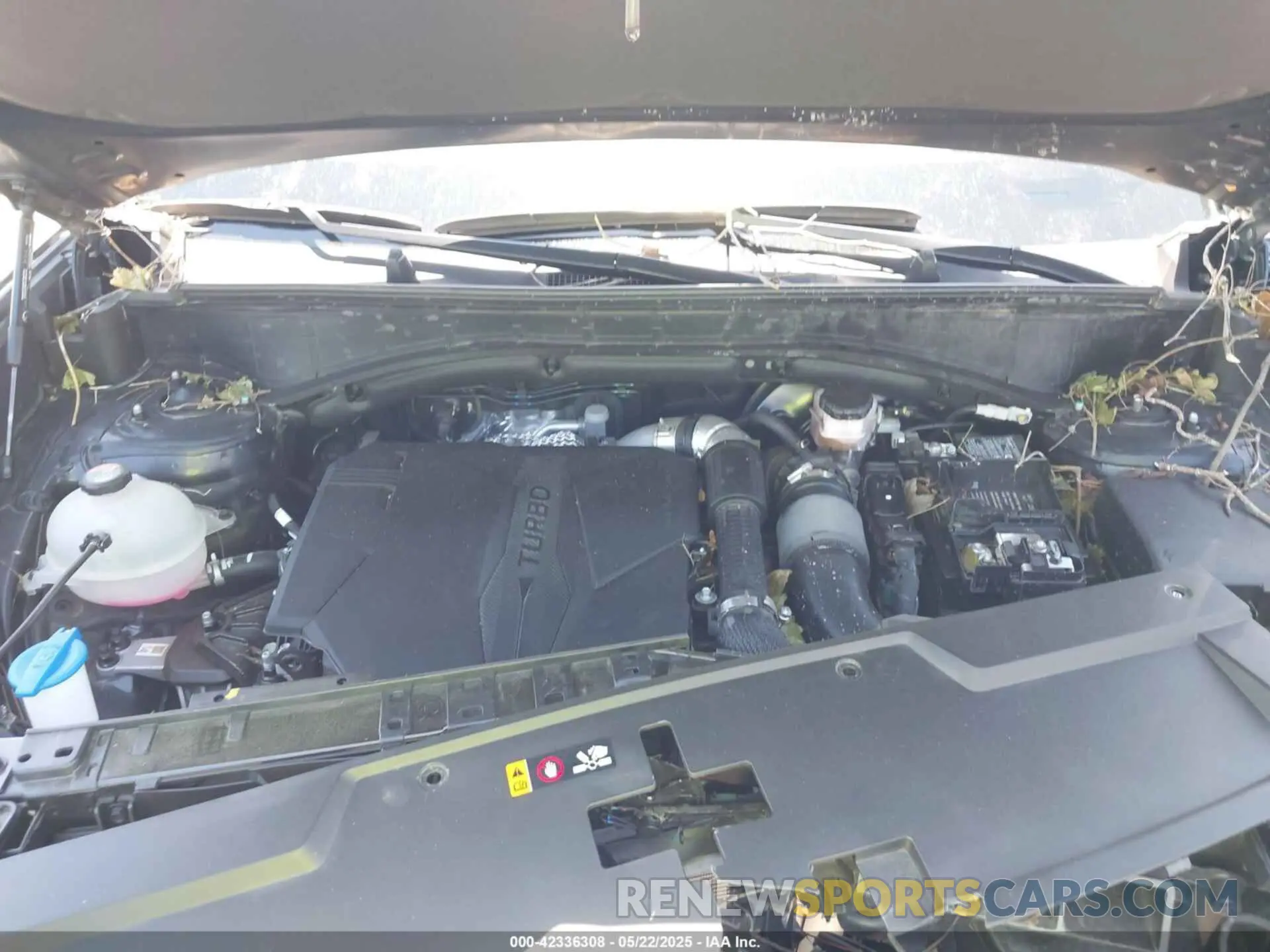 10 Photograph of a damaged car 5NMP3DGL0RH040086 HYUNDAI SANTA FE 2024